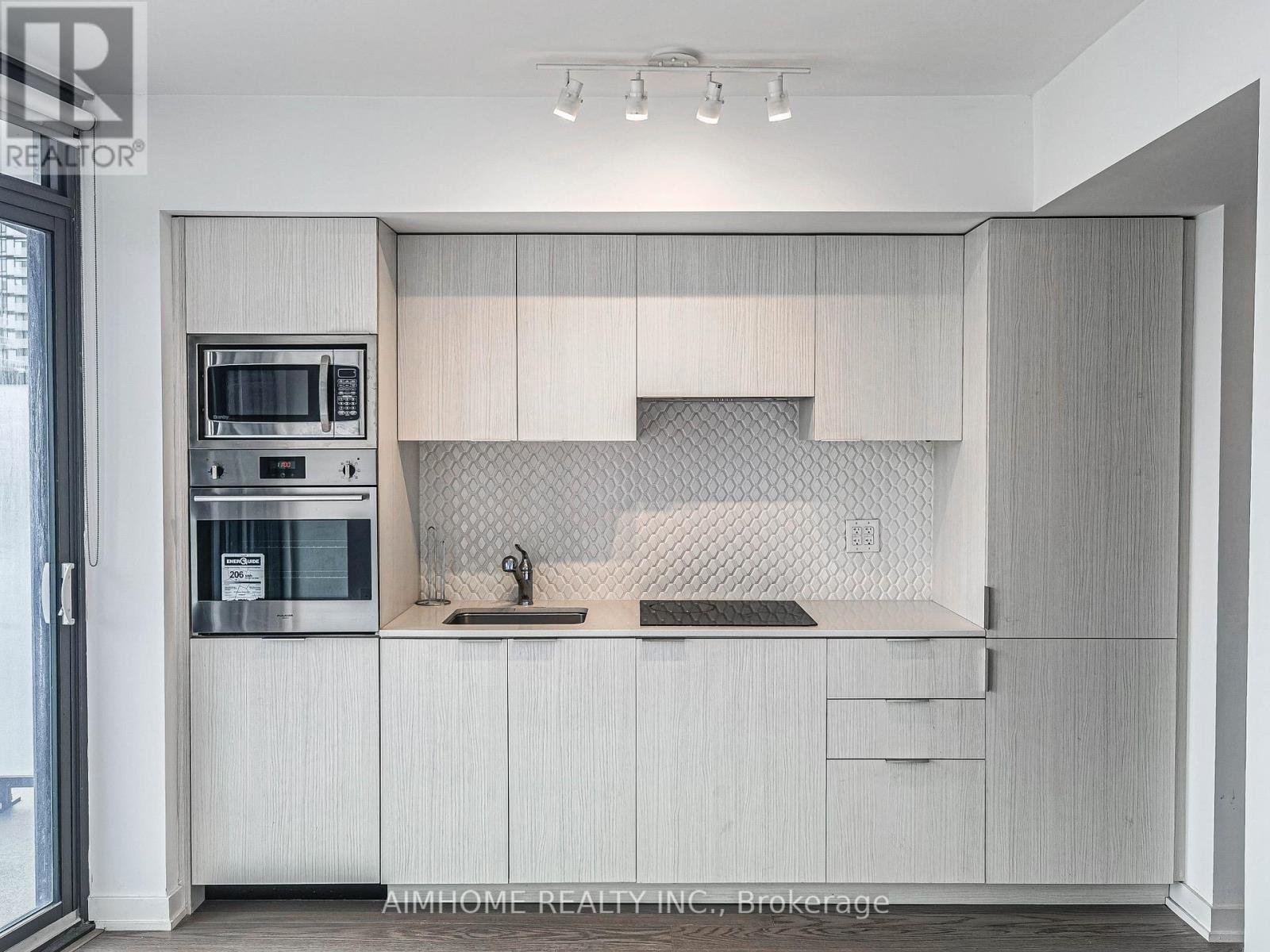 1612 - 11 Wellesley Street W, Toronto, Ontario  M4Y 0G4 - Photo 9 - C12118610