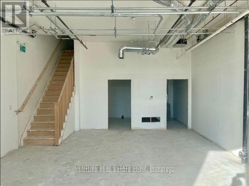 7 - 200 Dissette Street, Bradford West Gwillimbury, Ontario  L3Z 3G8 - Photo 3 - N12118633