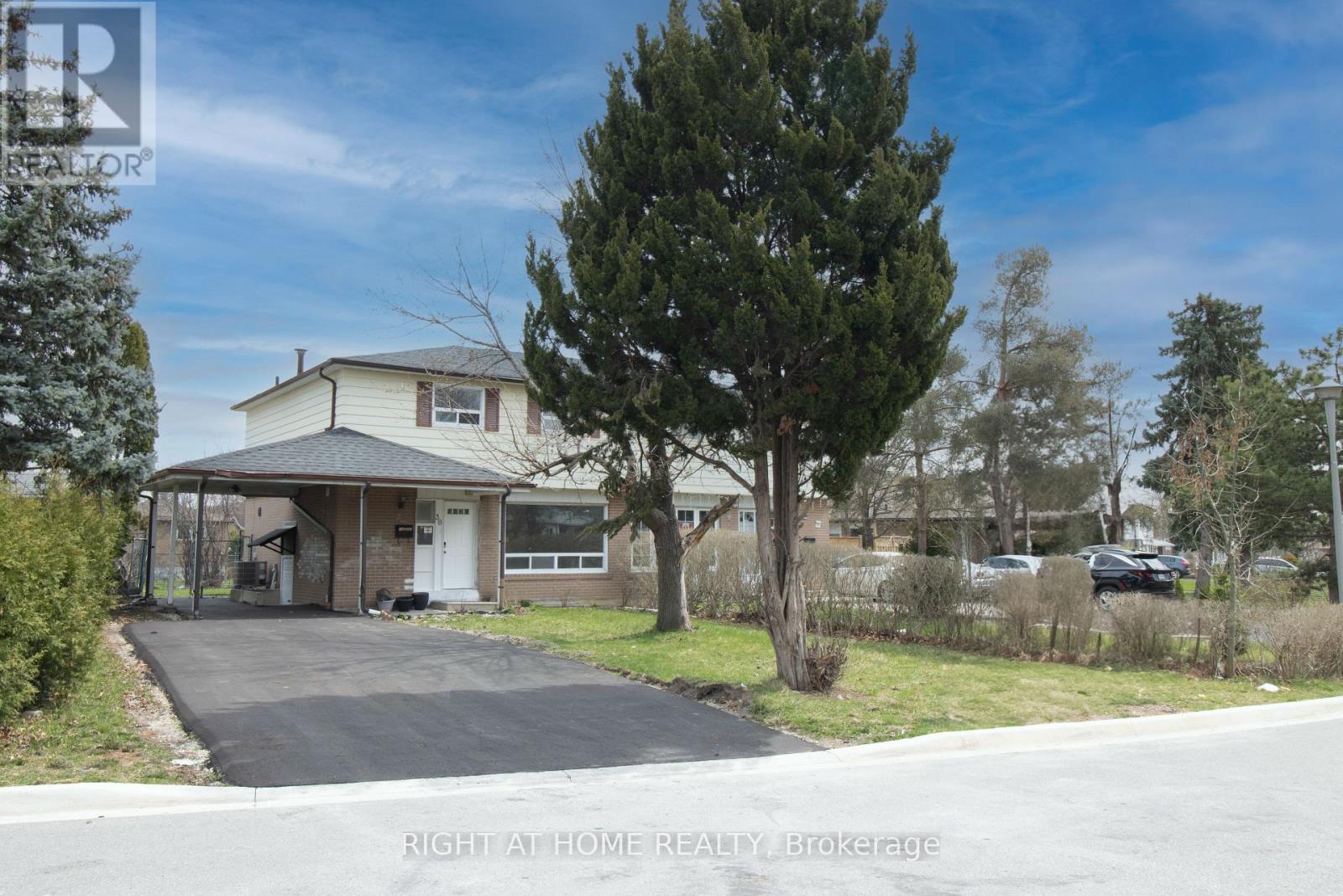 36 Flamingo Crescent, Brampton, Ontario  L6T 2G5 - Photo 1 - W12118629