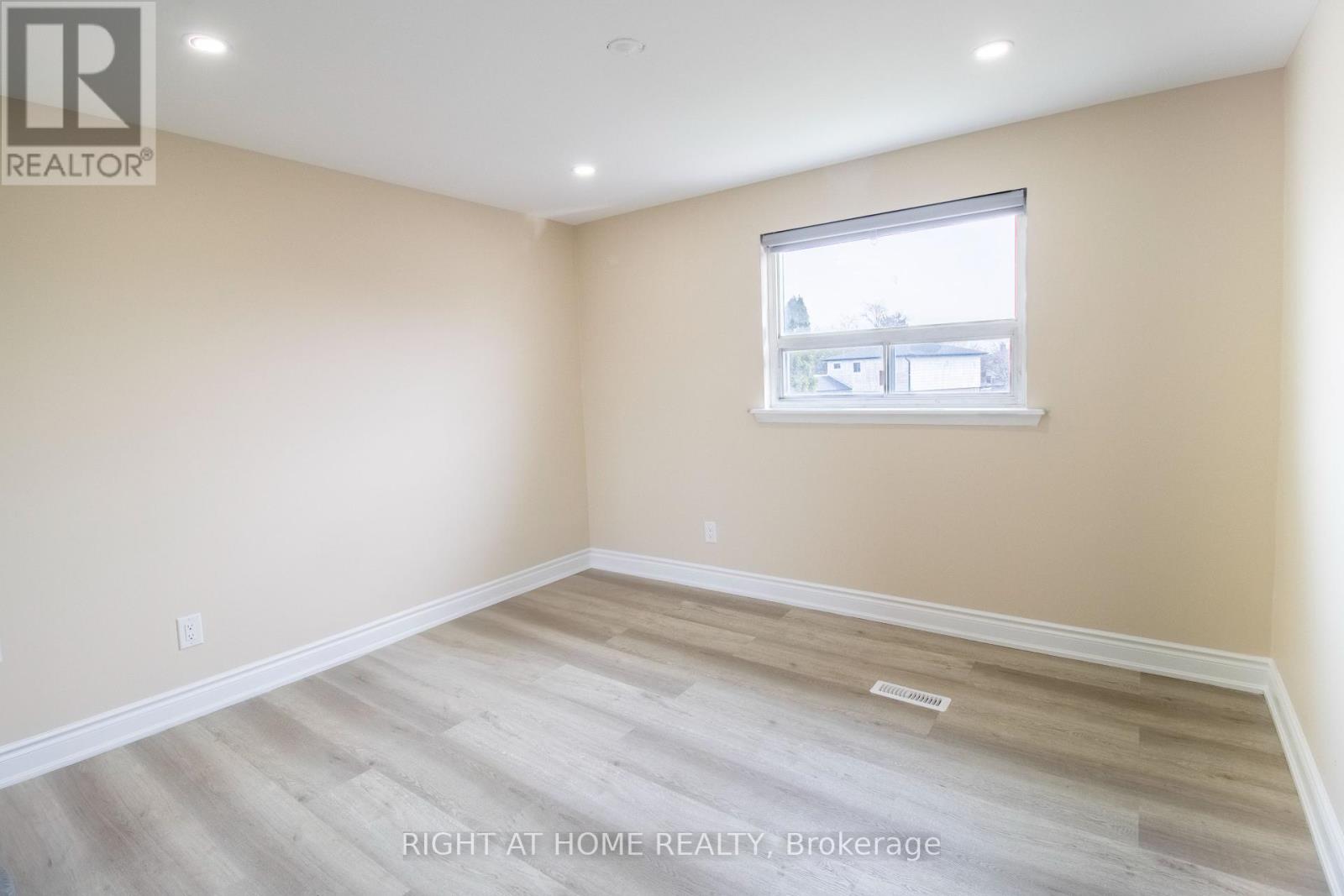 36 Flamingo Crescent, Brampton, Ontario  L6T 2G5 - Photo 20 - W12118629
