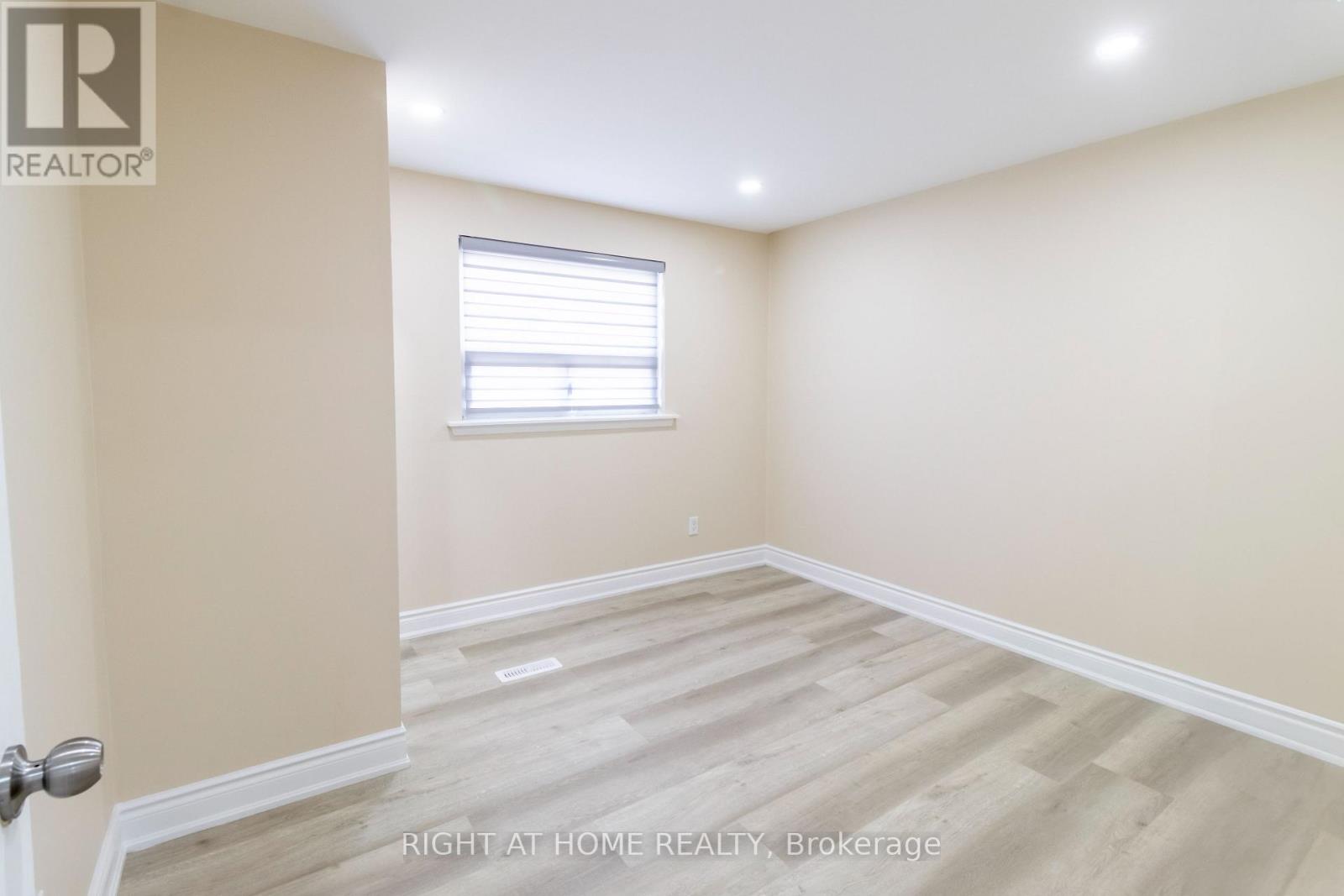 36 Flamingo Crescent, Brampton, Ontario  L6T 2G5 - Photo 25 - W12118629