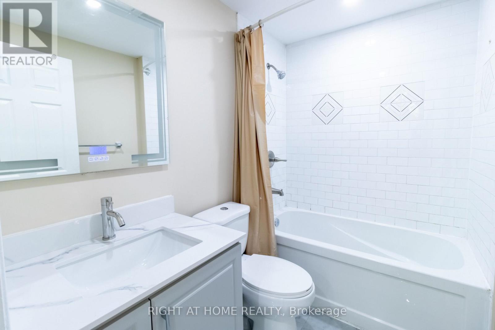 36 Flamingo Crescent, Brampton, Ontario  L6T 2G5 - Photo 31 - W12118629