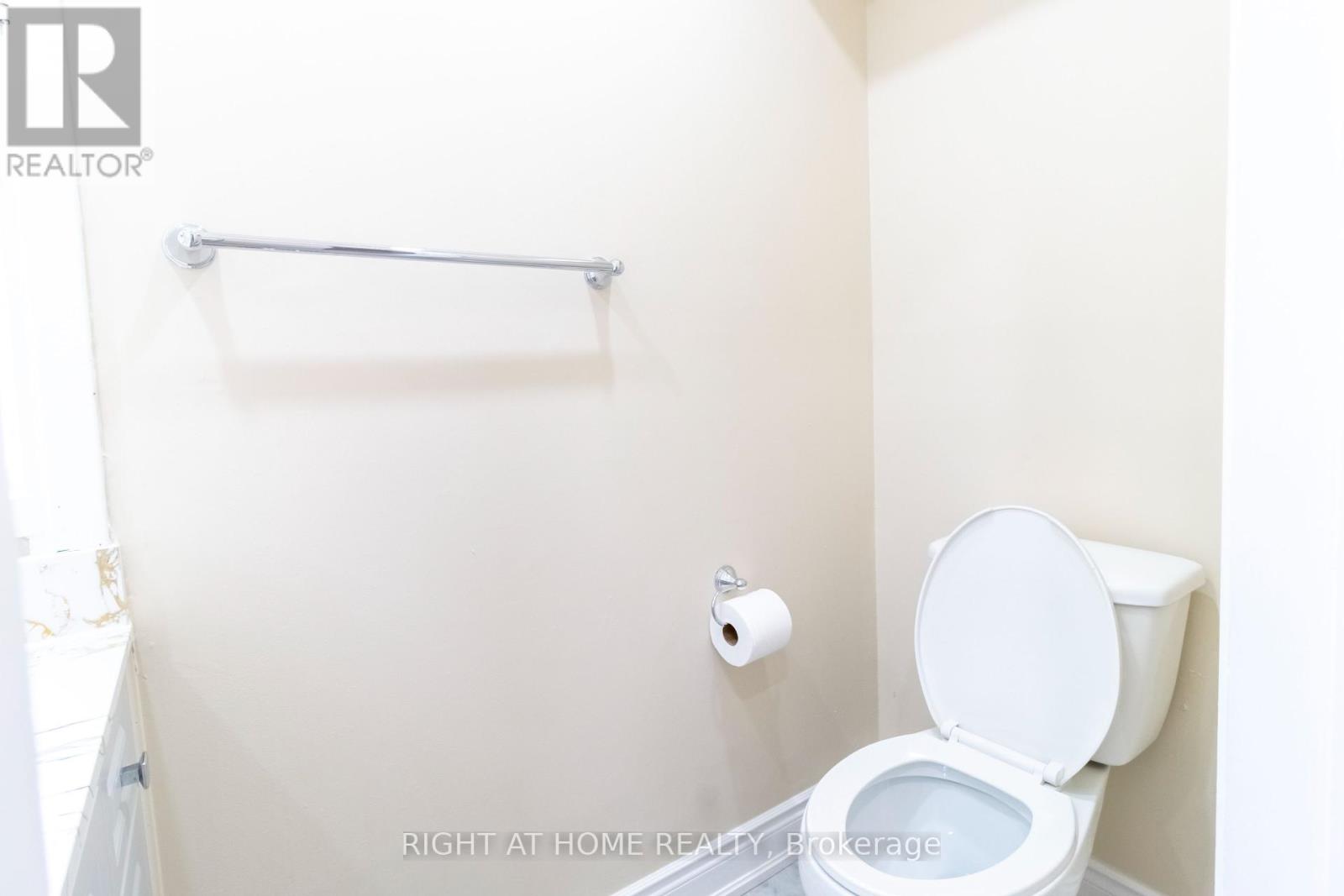 36 Flamingo Crescent, Brampton, Ontario  L6T 2G5 - Photo 32 - W12118629