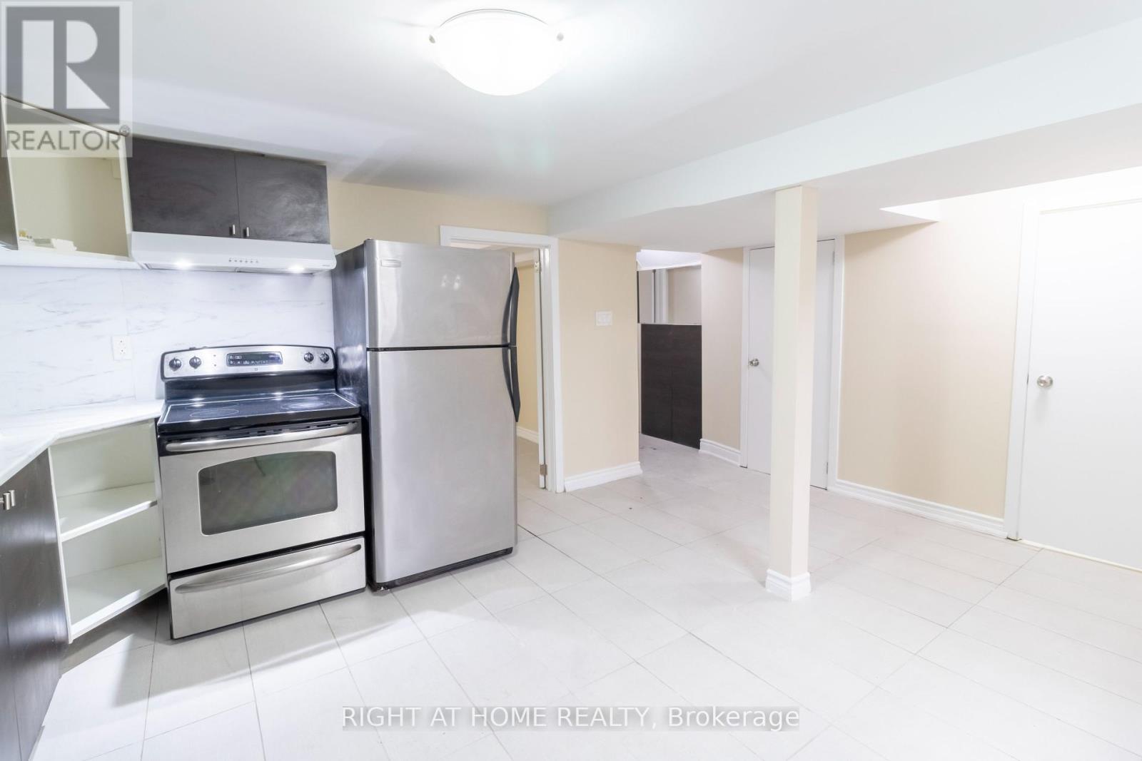 36 Flamingo Crescent, Brampton, Ontario  L6T 2G5 - Photo 37 - W12118629