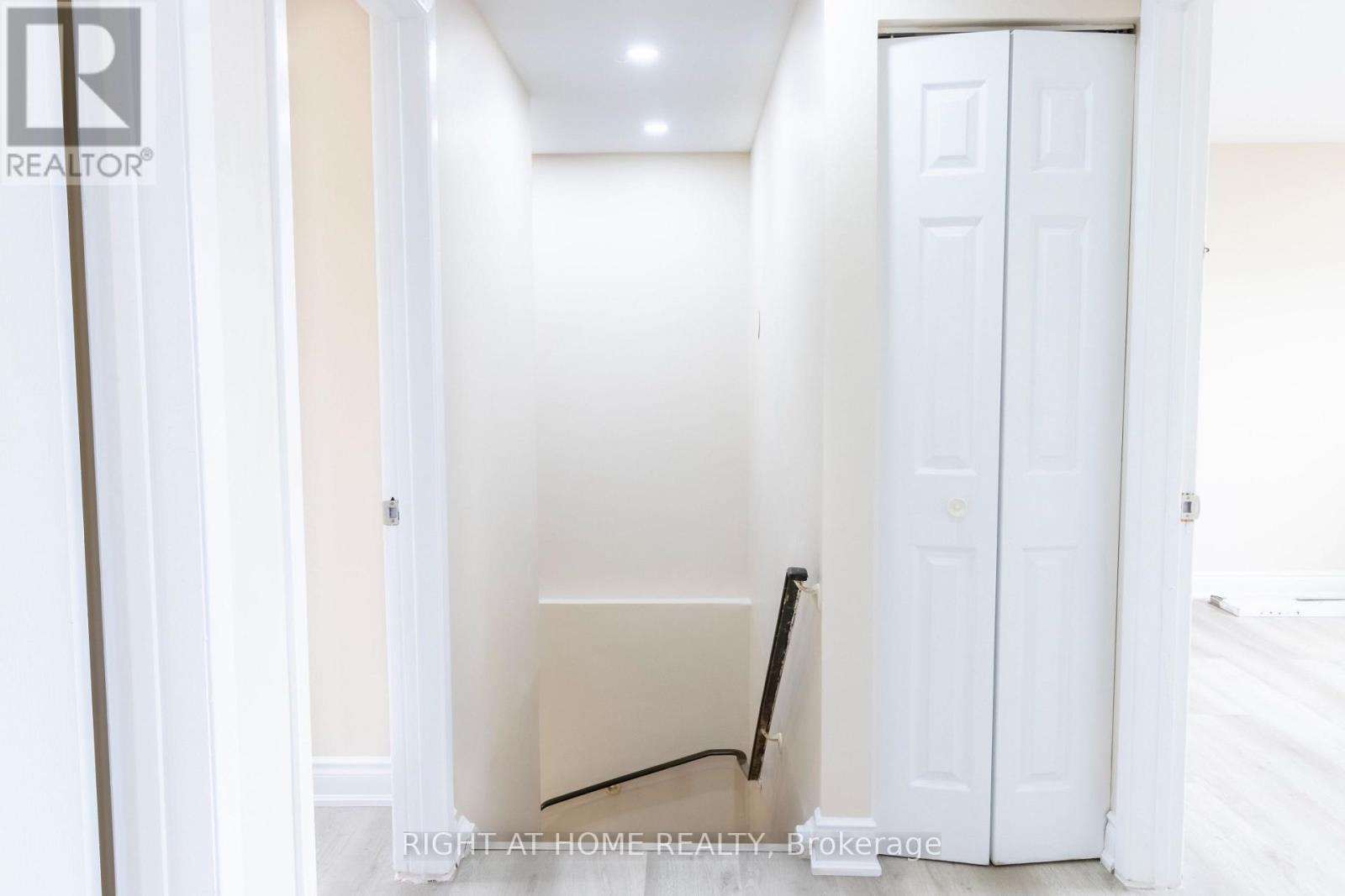 36 Flamingo Crescent, Brampton, Ontario  L6T 2G5 - Photo 41 - W12118629