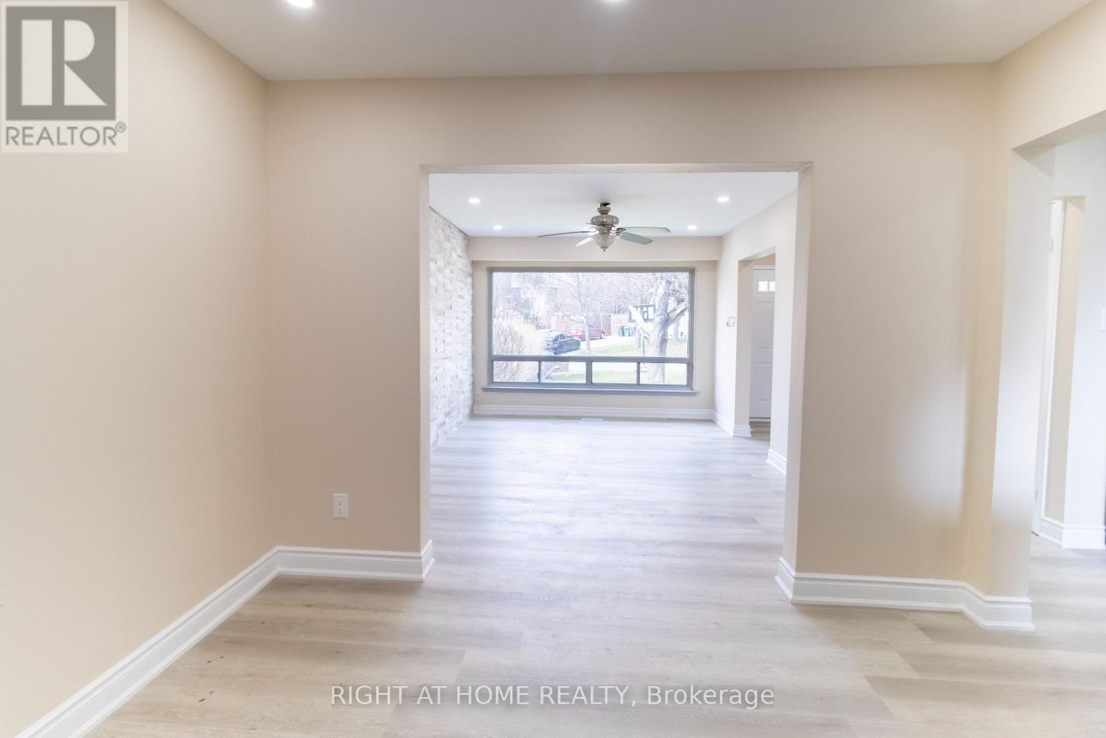 36 Flamingo Crescent, Brampton, Ontario  L6T 2G5 - Photo 7 - W12118629