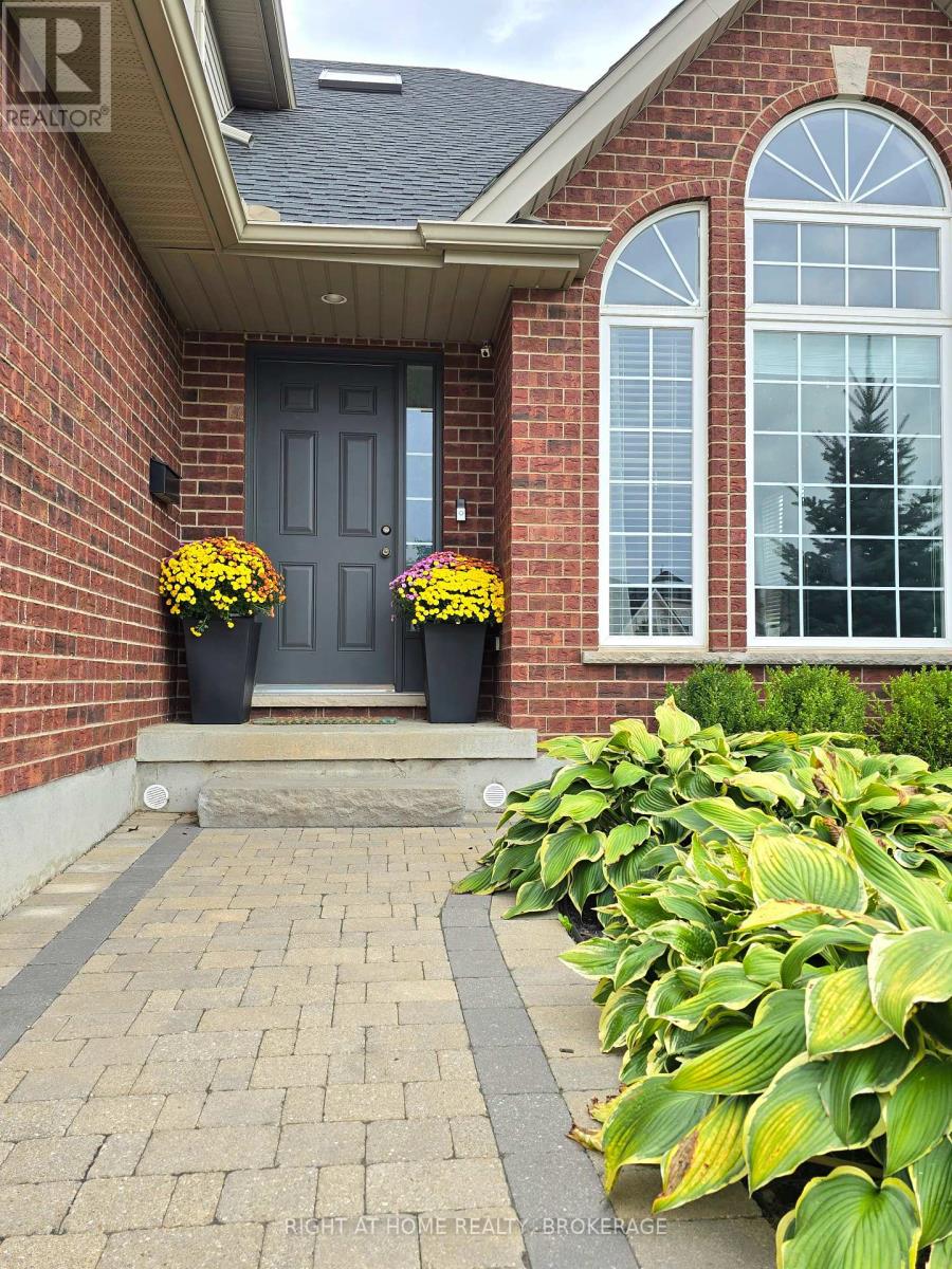 Property at 520 PINE HOLLOW COURT image 2