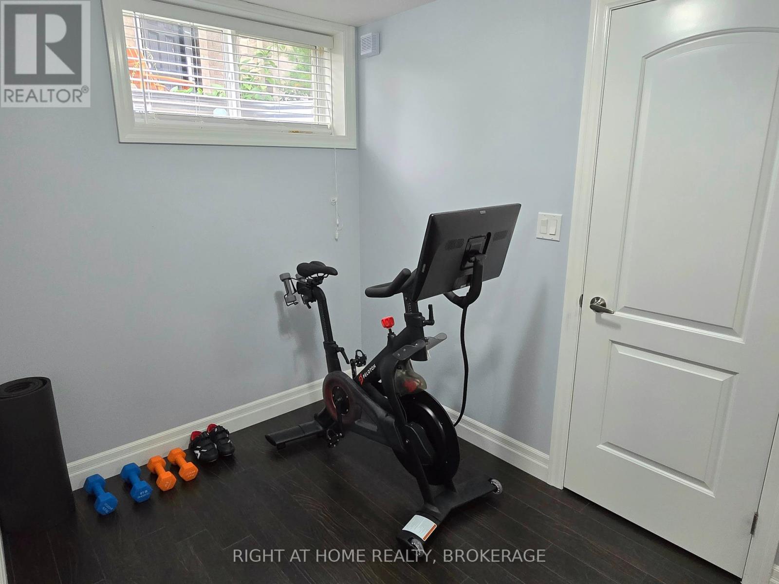 520 Pine Hollow Court, Kitchener, Ontario  N2R 1T3 - Photo 24 - X12118626