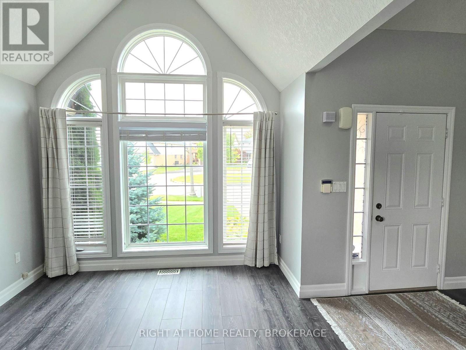 Property at 520 PINE HOLLOW COURT image 3