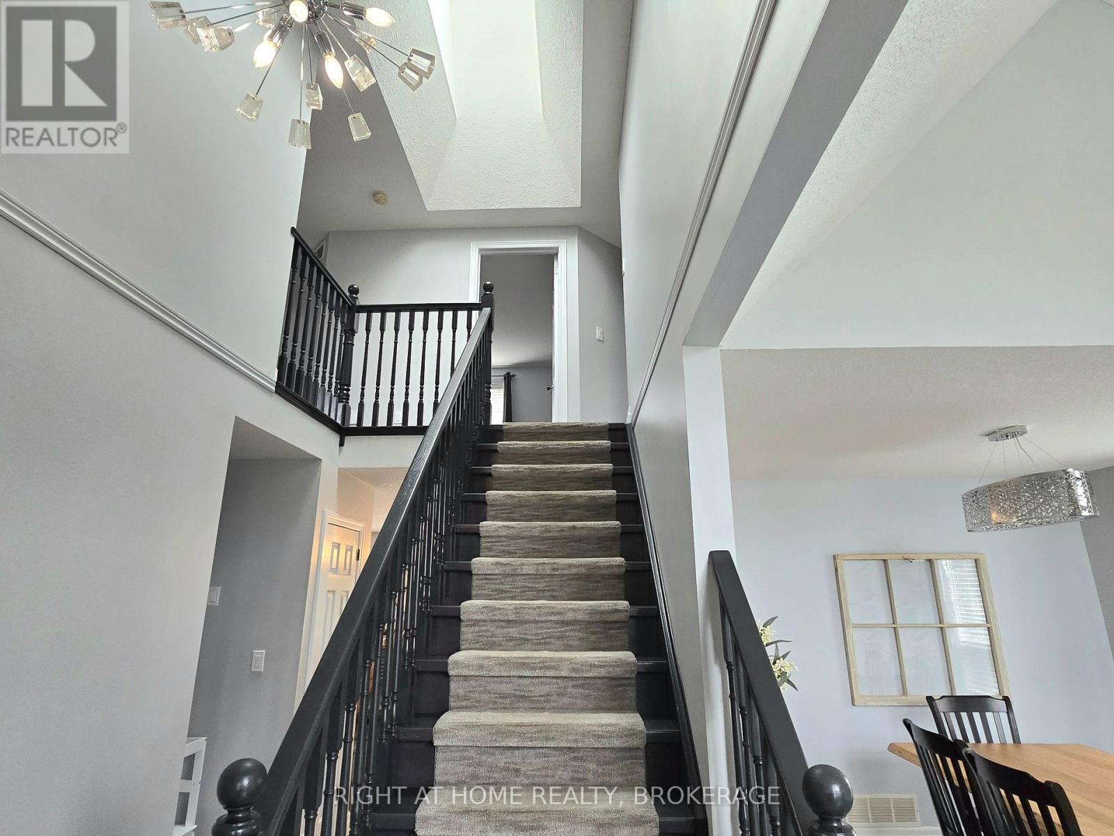 Property at 520 PINE HOLLOW COURT image 4