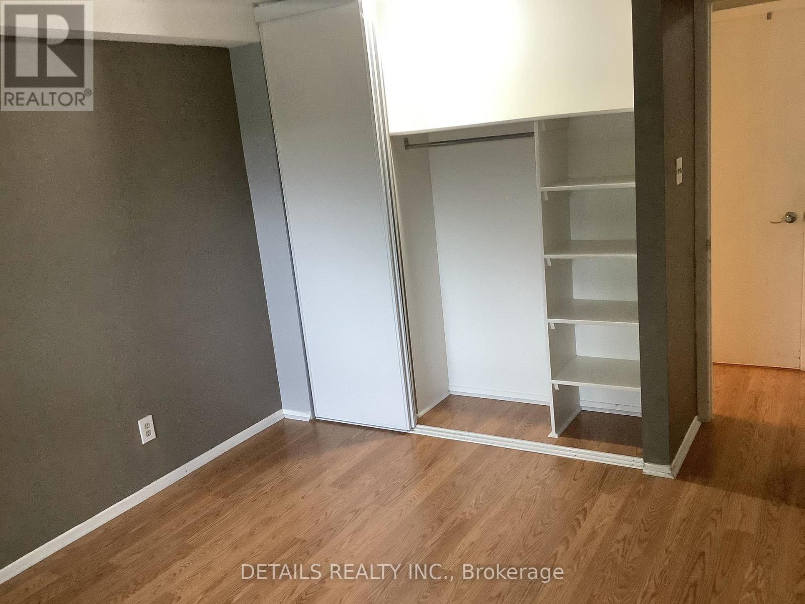 6376 Bilberry Drive, Ottawa, Ontario  K1C 4P2 - Photo 5 - X12118683