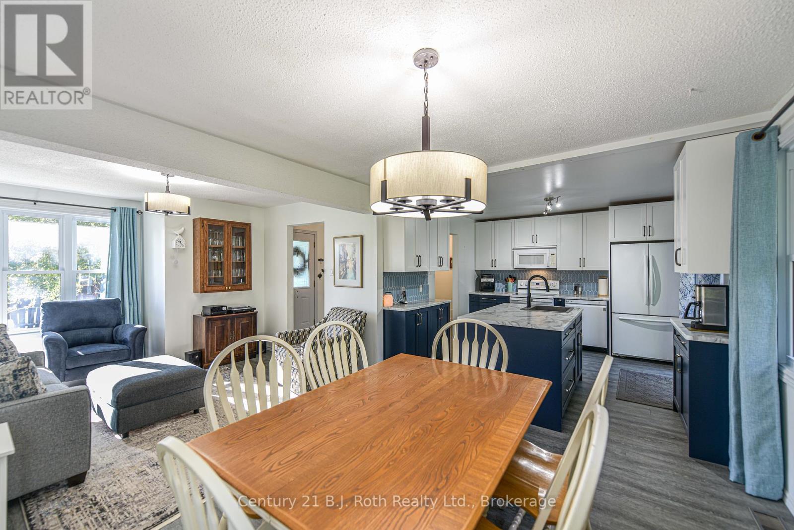 8 Agnes Street, Oro-Medonte, Ontario  L0K 1N0 - Photo 10 - S12118650