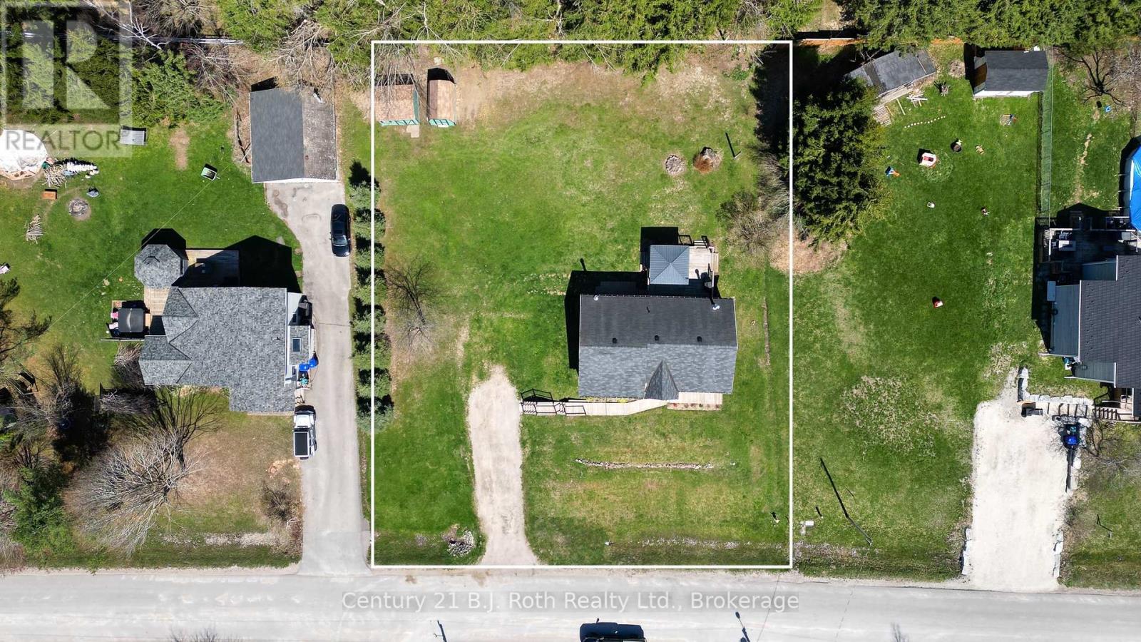 8 Agnes Street, Oro-Medonte, Ontario  L0K 1N0 - Photo 3 - S12118650