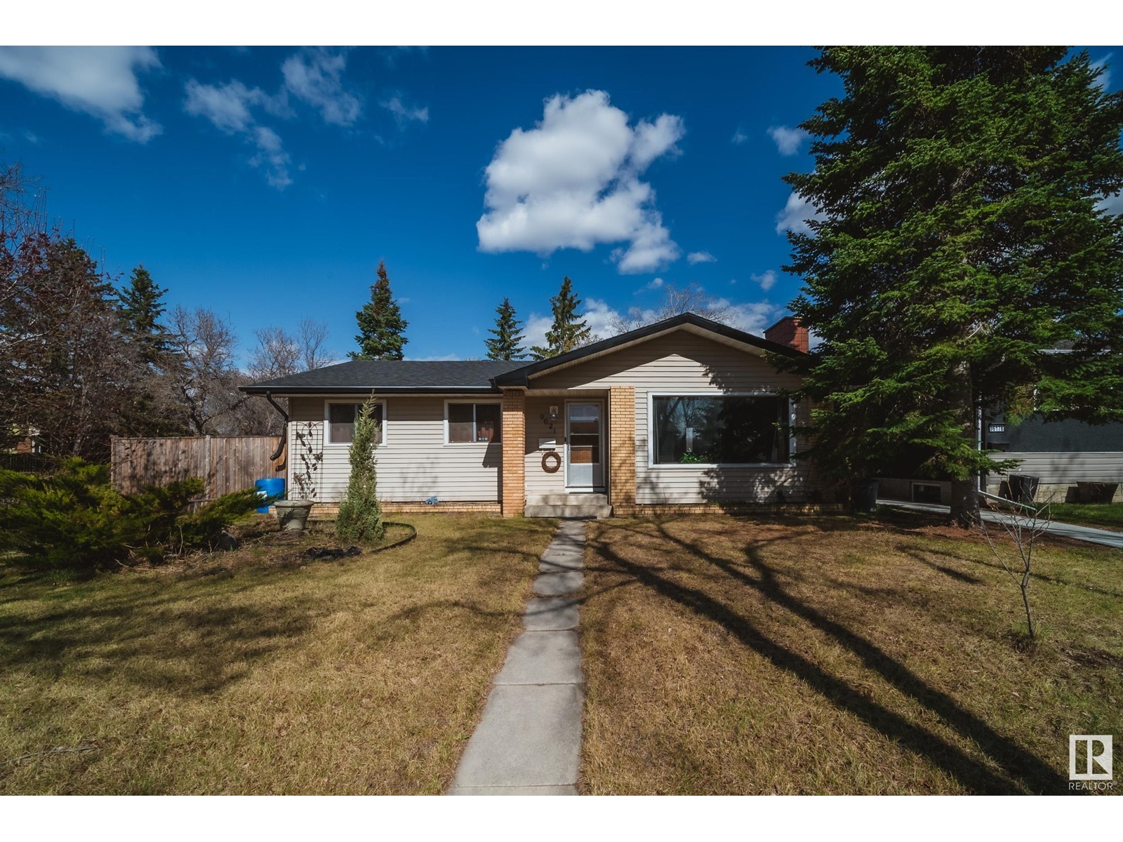 Property at 9621 89B ST image 1