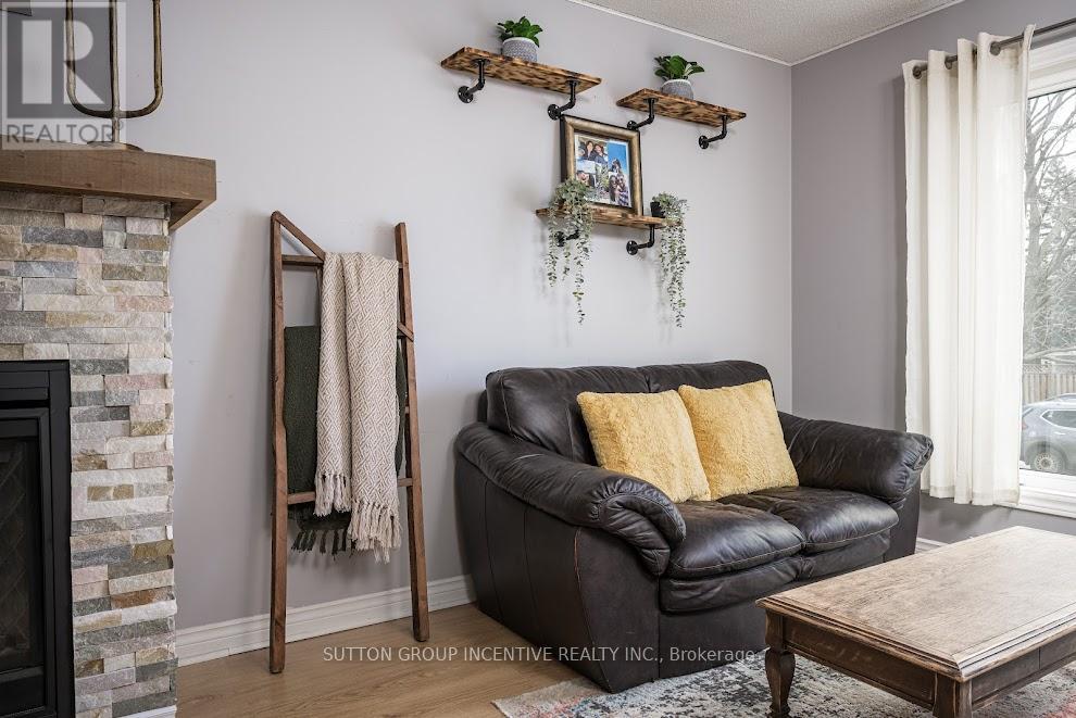 28 Dyer Drive, Wasaga Beach, Ontario  L9Z 1E2 - Photo 4 - S12118681