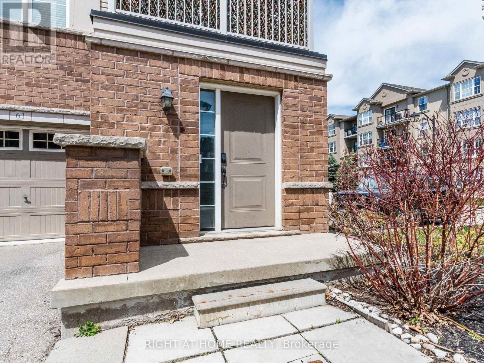 61 - 165 Hampshire Way, Milton (De Dempsey), Ontario  L9T 8M7 - Photo 7 - W12118668
