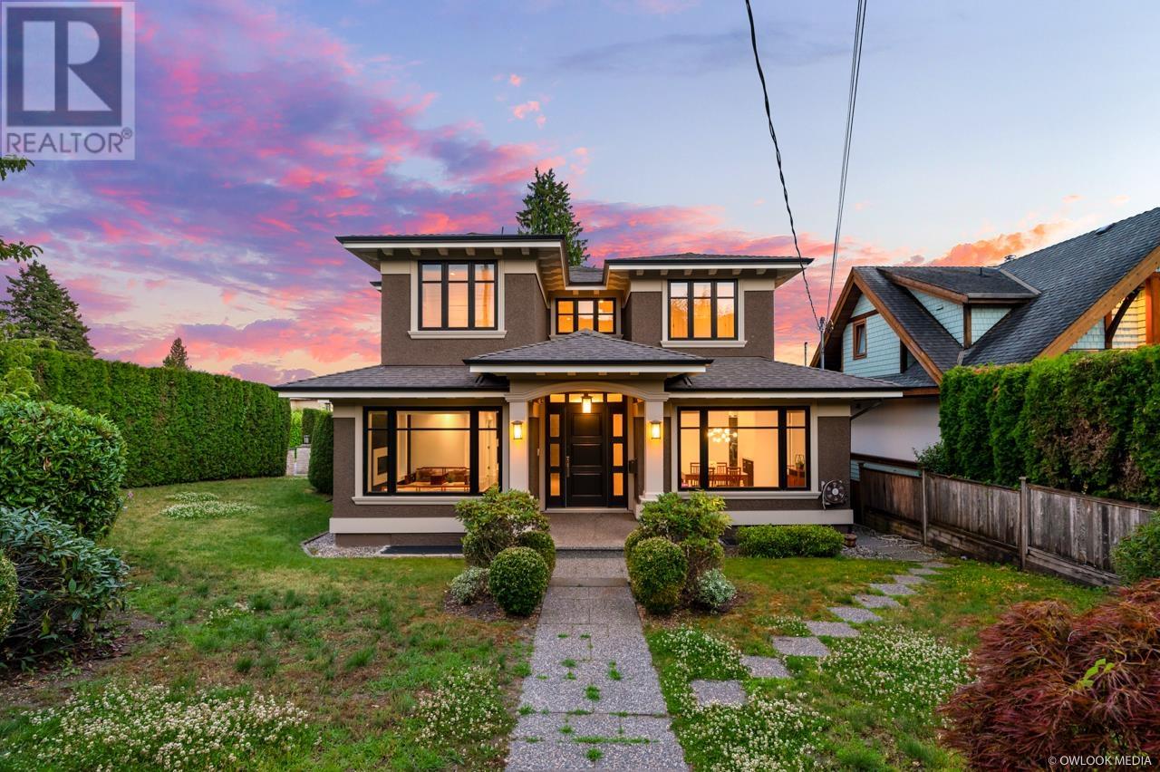1208 HAYWOOD AVENUE, West Vancouver, British Columbia