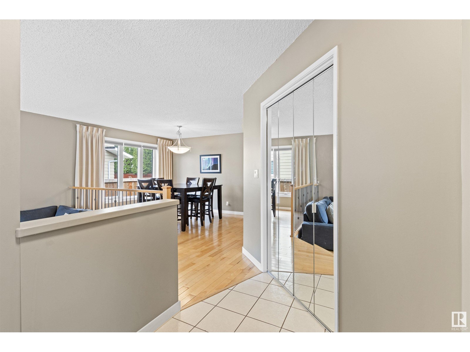 2303 112a St Nw, Edmonton, Alberta  T6J 4X6 - Photo 2 - E4433922