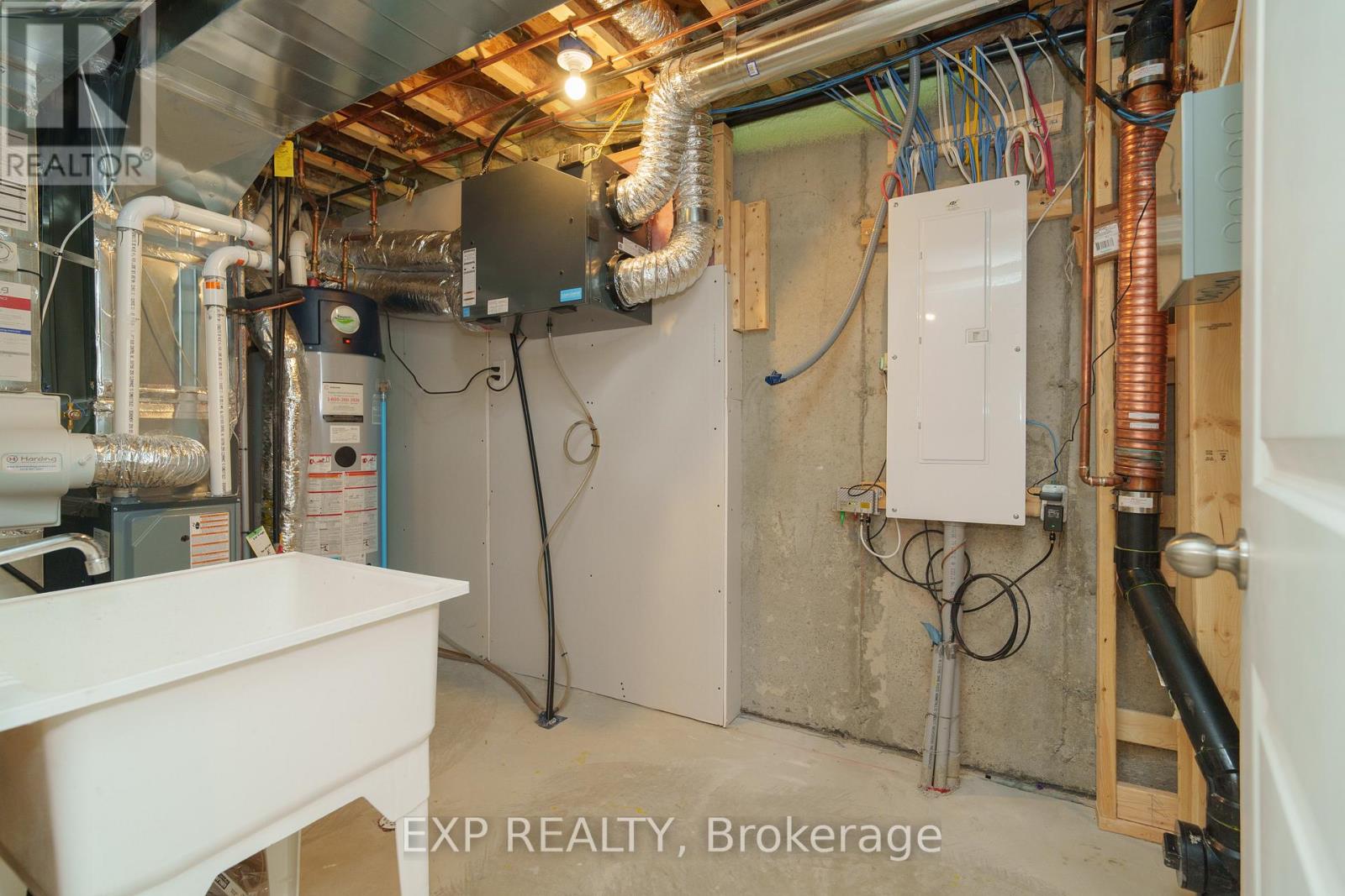 531 Triangle Street, Ottawa, Ontario  K2V 0M7 - Photo 32 - X12118684