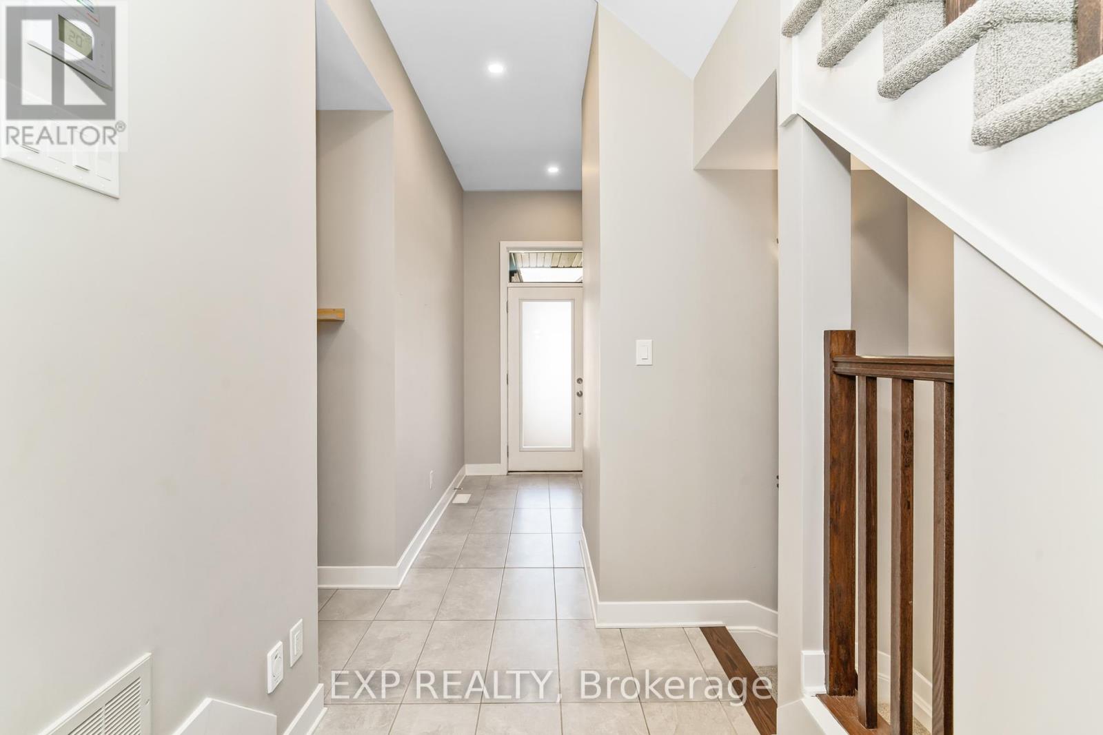 531 Triangle Street, Ottawa, Ontario  K2V 0M7 - Photo 4 - X12118684