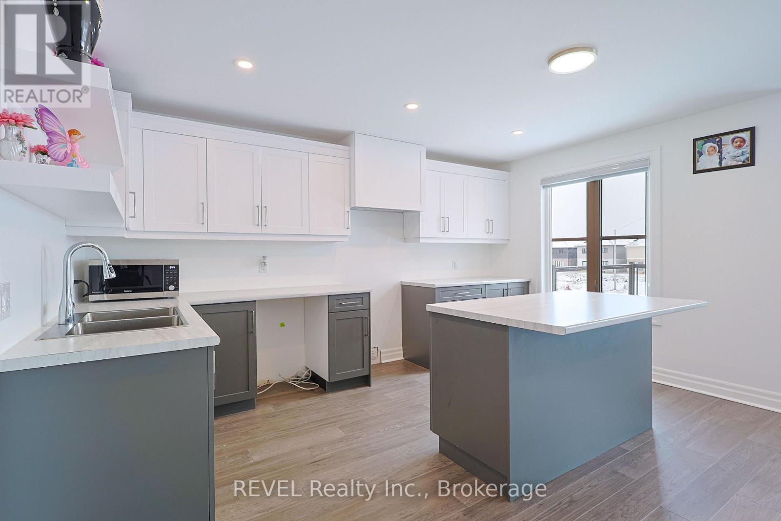 7538 Splendour Drive, Niagara Falls (Brown), Ontario  L2H 3V9 - Photo 25 - X12118693