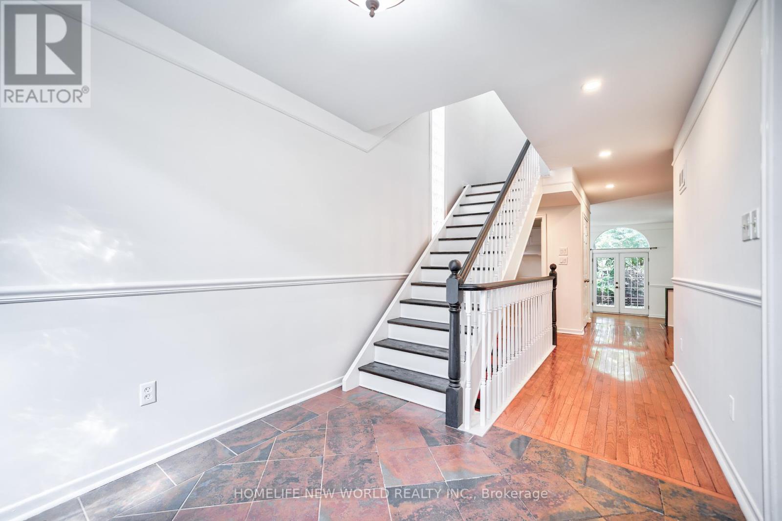 Property at 91 ELMSTHORPE AVENUE image 4