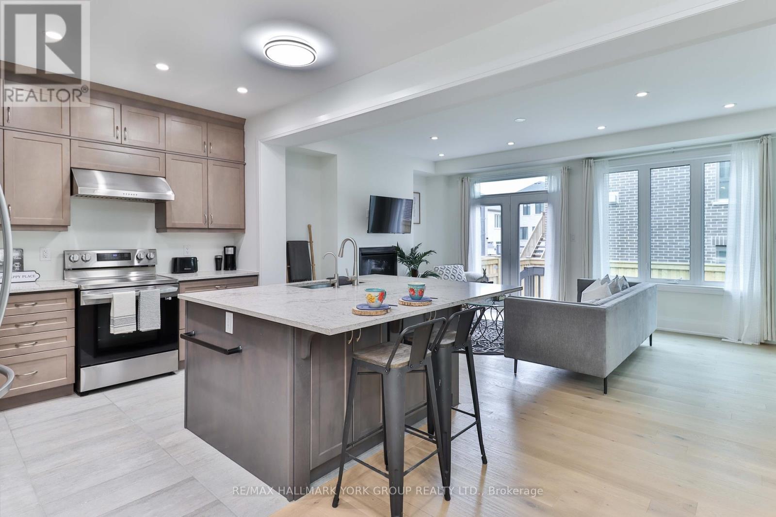 249 Beaverbrae Drive, Markham, Ontario  L6C 3K6 - Photo 8 - N12118692