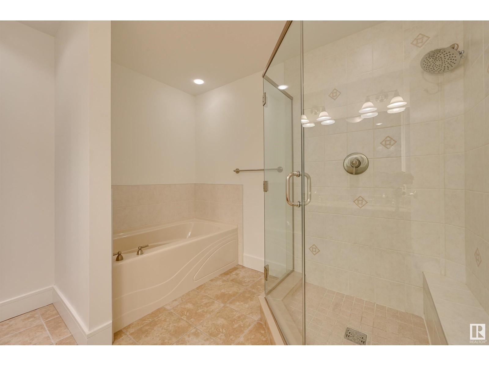 #503 10035 Saskatchewan Dr Nw, Edmonton, Alberta  T6E 4R4 - Photo 28 - E4433924