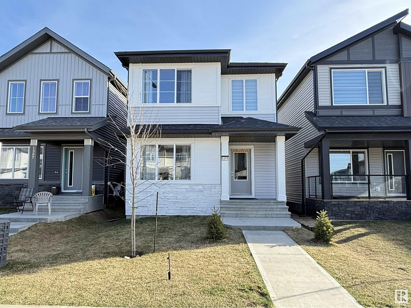 Property at 1311 16 AV NW NW image 1
