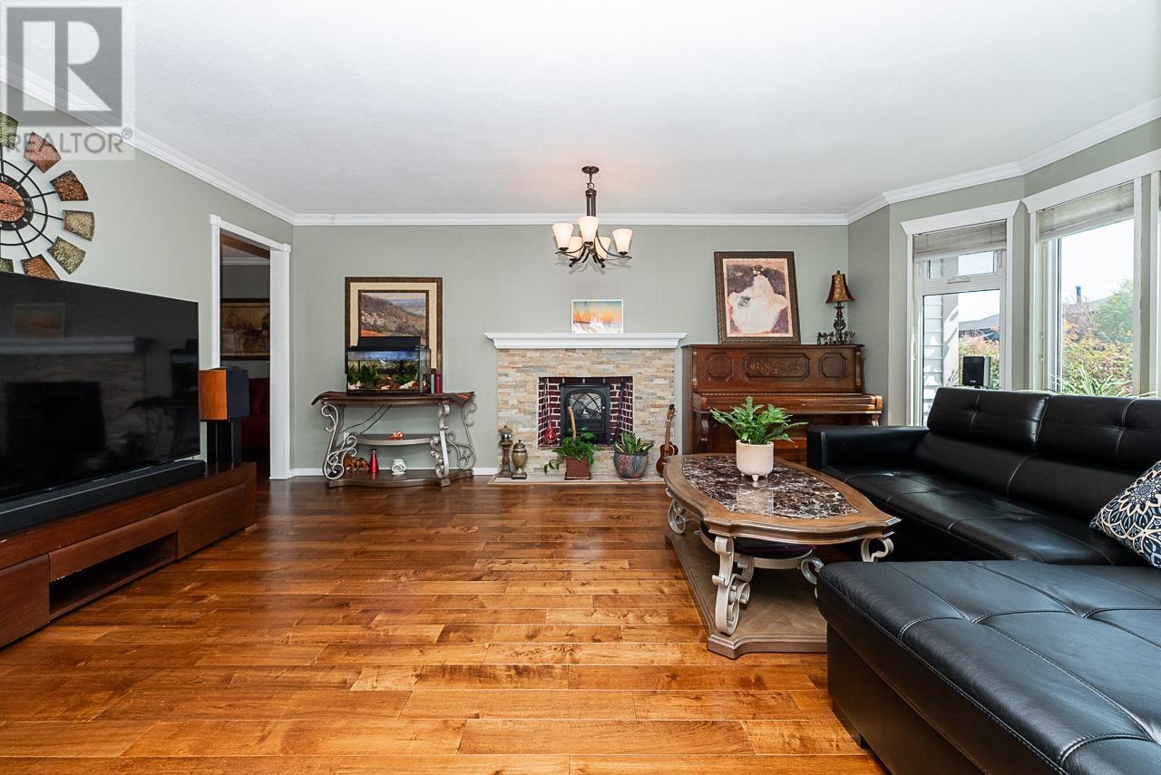 19519 115a Avenue, Pitt Meadows, British Columbia  V3Y 1R5 - Photo 3 - R2993060