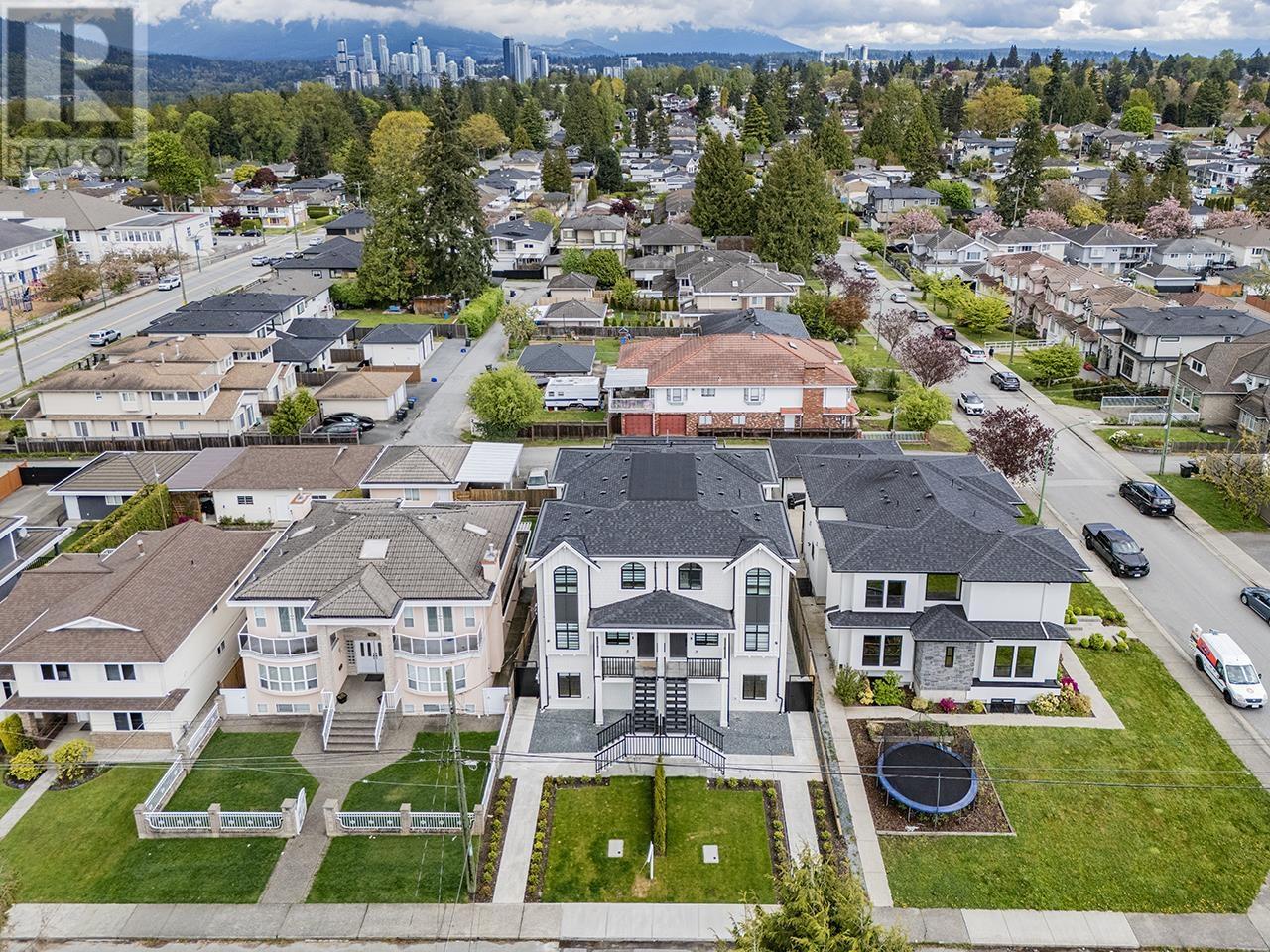 Property at 7588 2ND STREET image 3