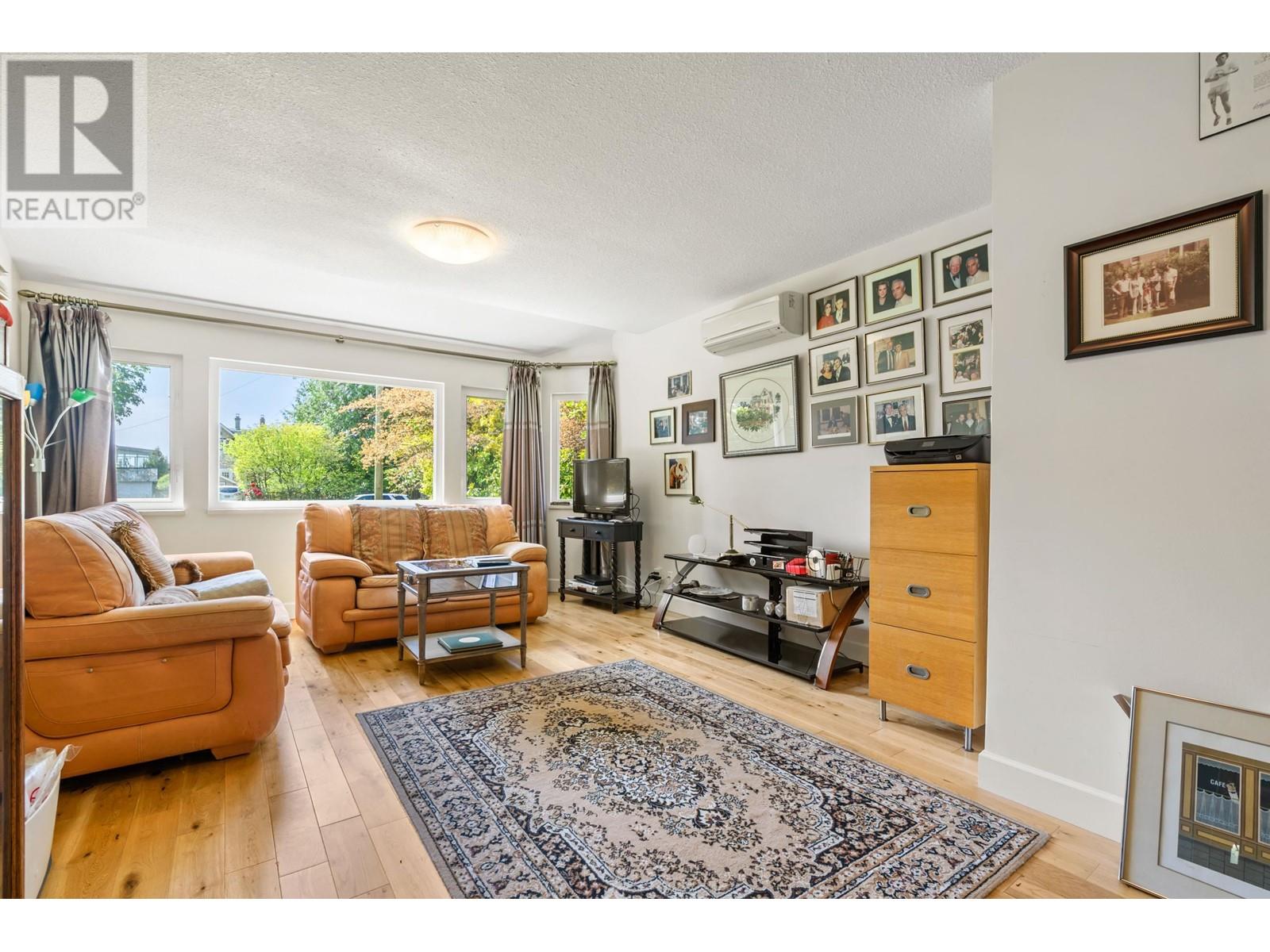 880 W 19th Street, North Vancouver, British Columbia  V7P 1Z8 - Photo 11 - R2996950
