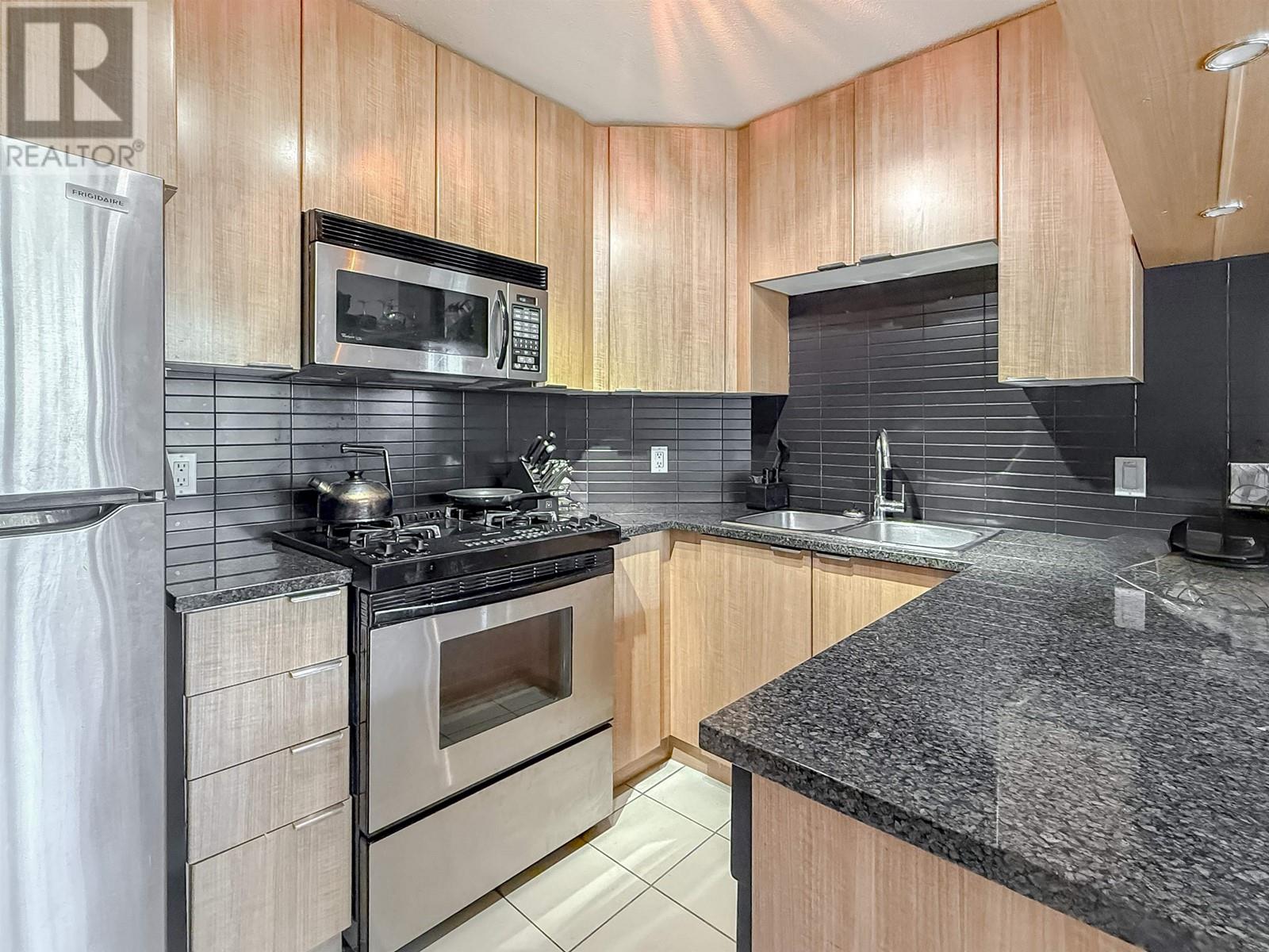 302 1010 Richards Street, Vancouver, British Columbia  V6B 1G2 - Photo 4 - R2997181
