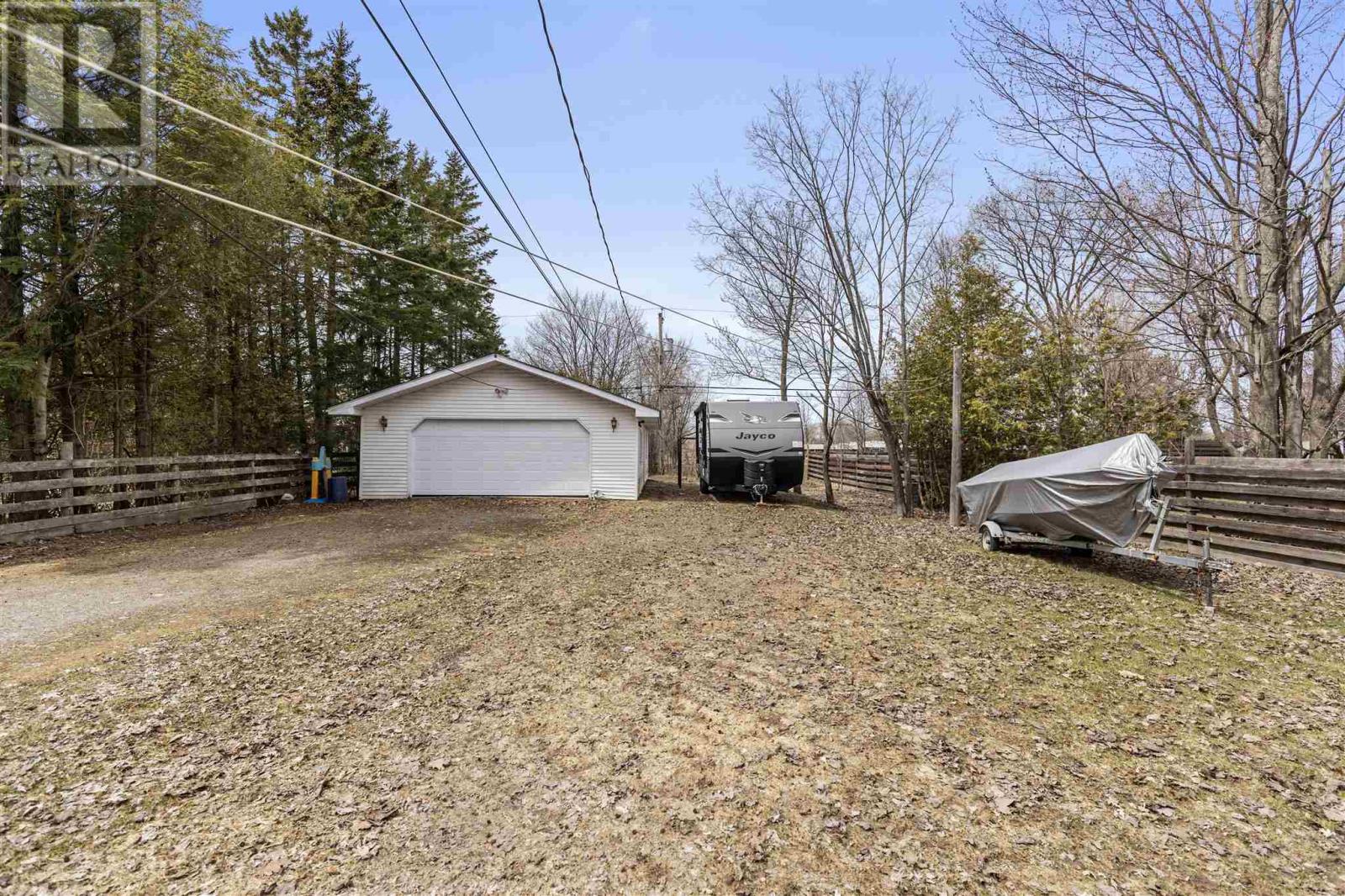 211 Reid St, Sault Ste. Marie, Ontario  P6B 4T8 - Photo 6 - SM250895