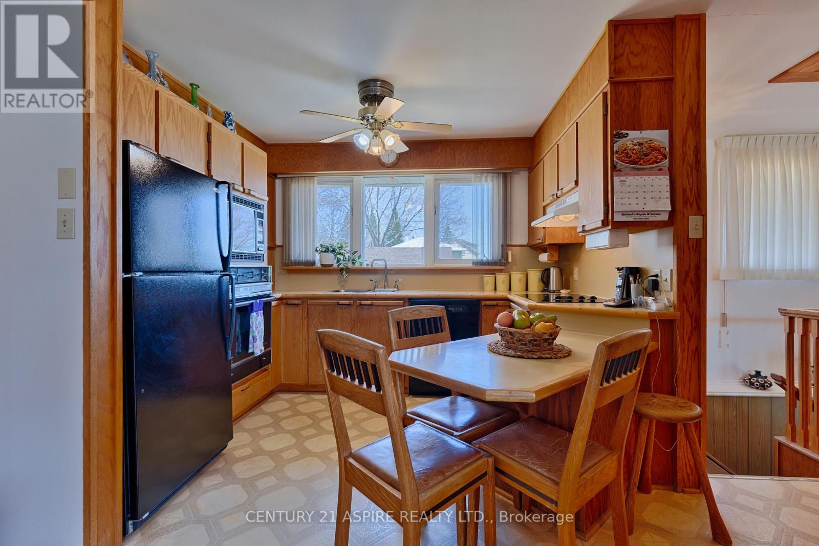 28 Gould Street, Whitewater Region, Ontario  K0J 1K0 - Photo 13 - X12118763