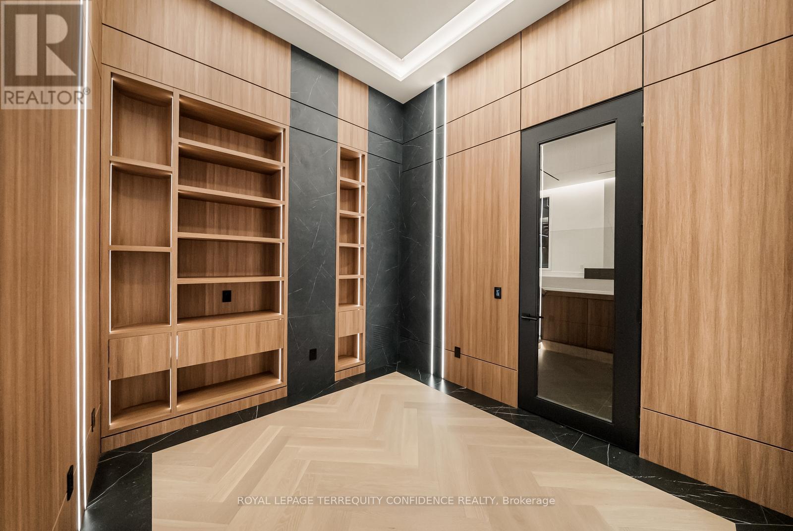 126 Santa Barbara Road, Toronto, Ontario  M2N 2C5 - Photo 15 - C12118713