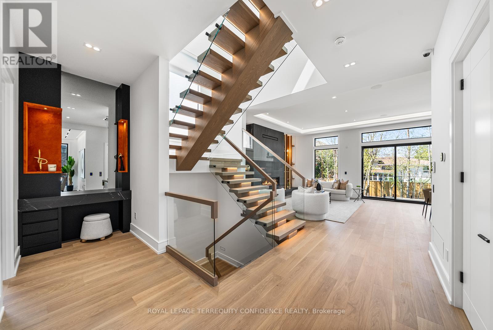 126 Santa Barbara Road, Toronto, Ontario  M2N 2C5 - Photo 6 - C12118713