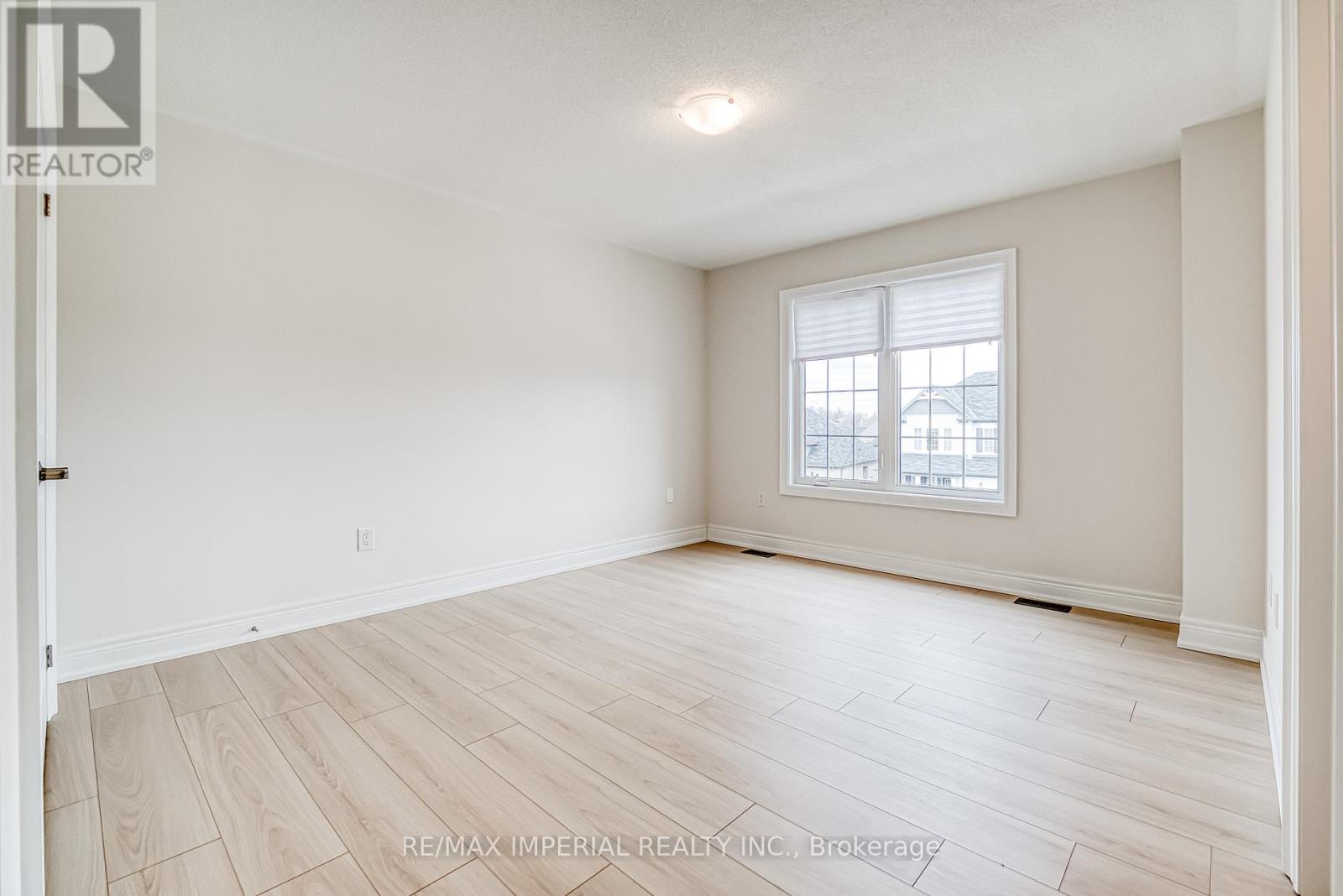 105 Kingknoll Crescent, Georgina, Ontario  L4P 0H8 - Photo 36 - N12104655