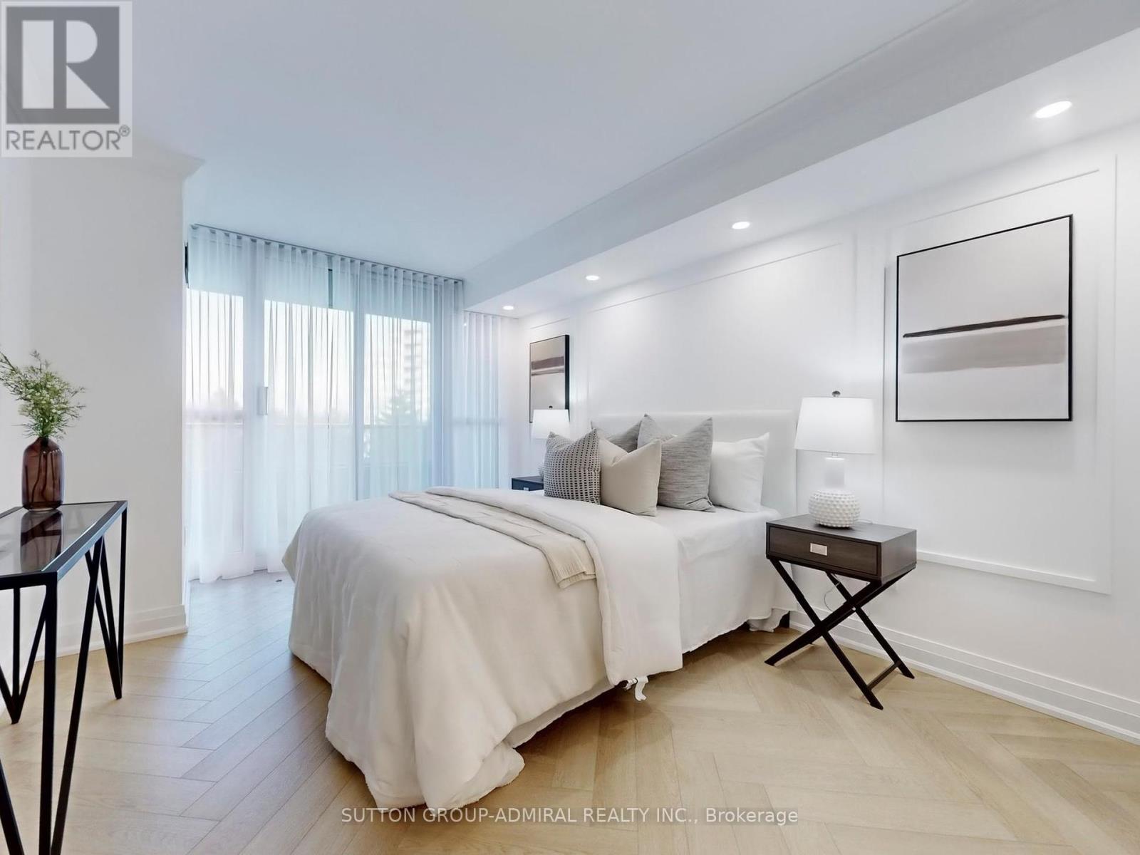 401 - 11 Townsgate Drive, Vaughan, Ontario  L4J 8G4 - Photo 16 - N12117235
