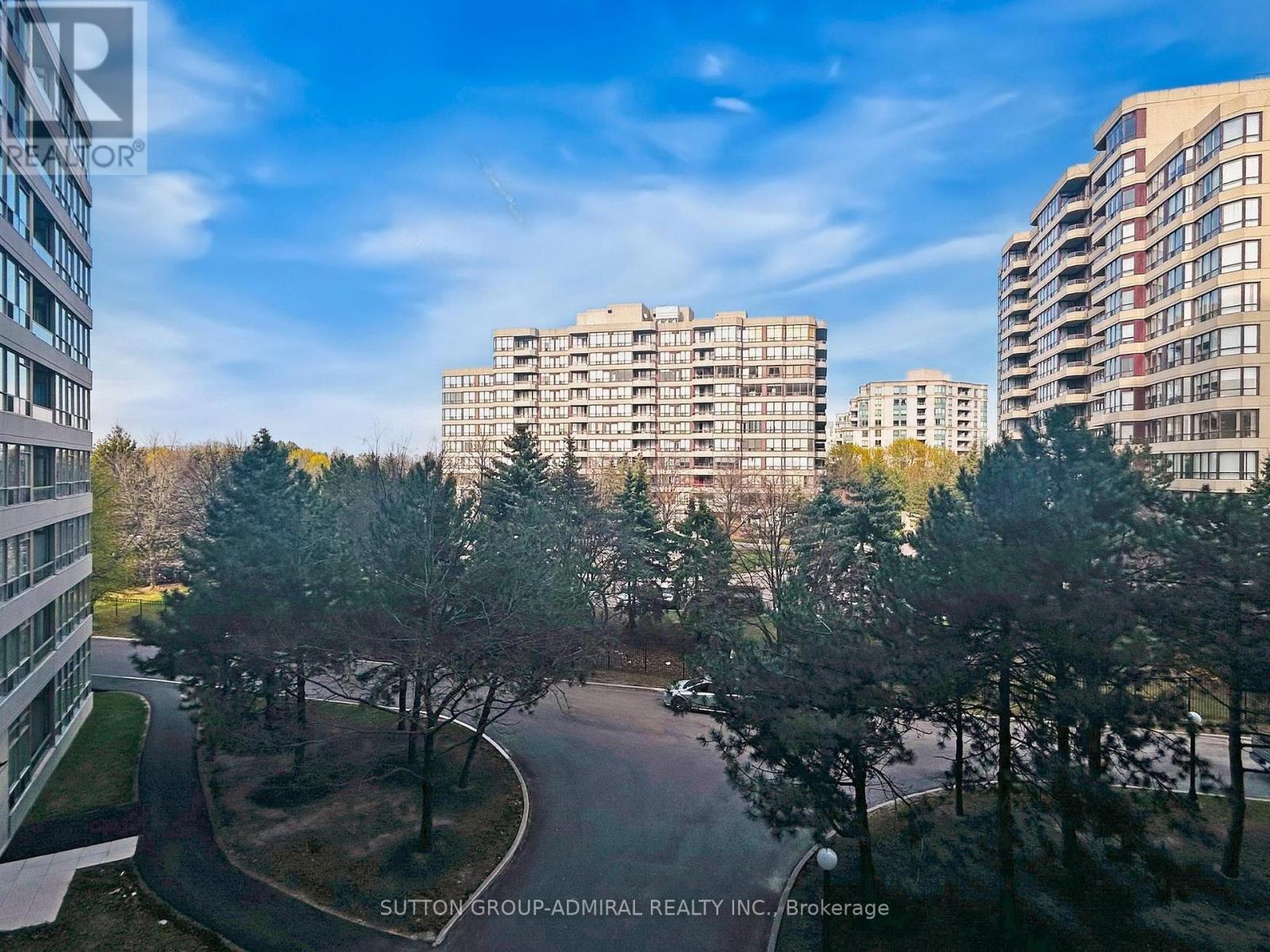 401 - 11 Townsgate Drive, Vaughan, Ontario  L4J 8G4 - Photo 27 - N12117235