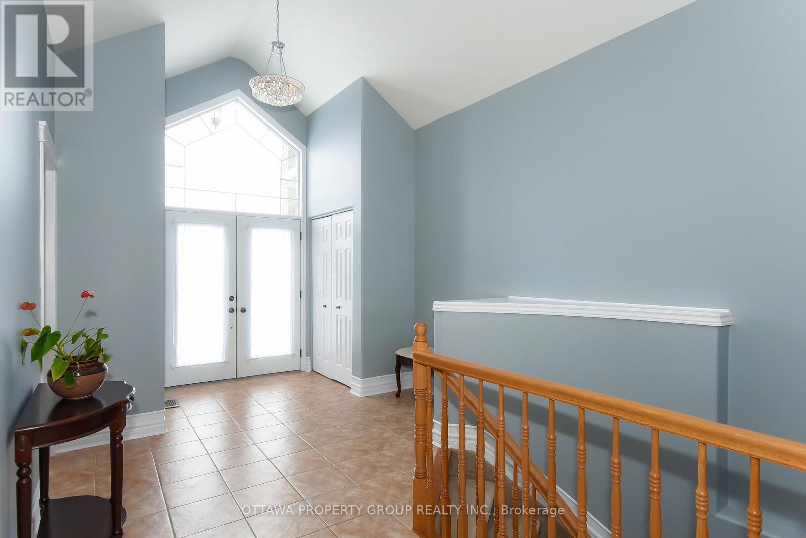 Property at 36 DE LA RIVE DRIVE image 4