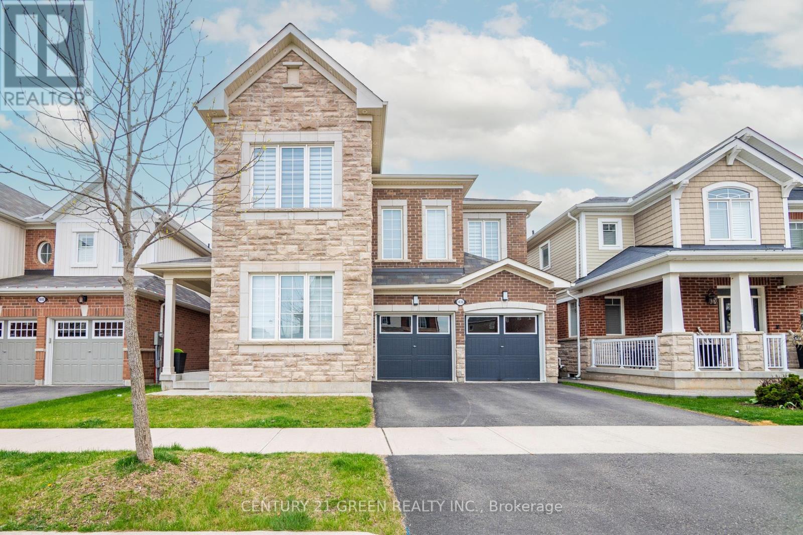 1436 Connaught Terrace, Milton, Ontario  L9E 0B2 - Photo 2 - W12118702