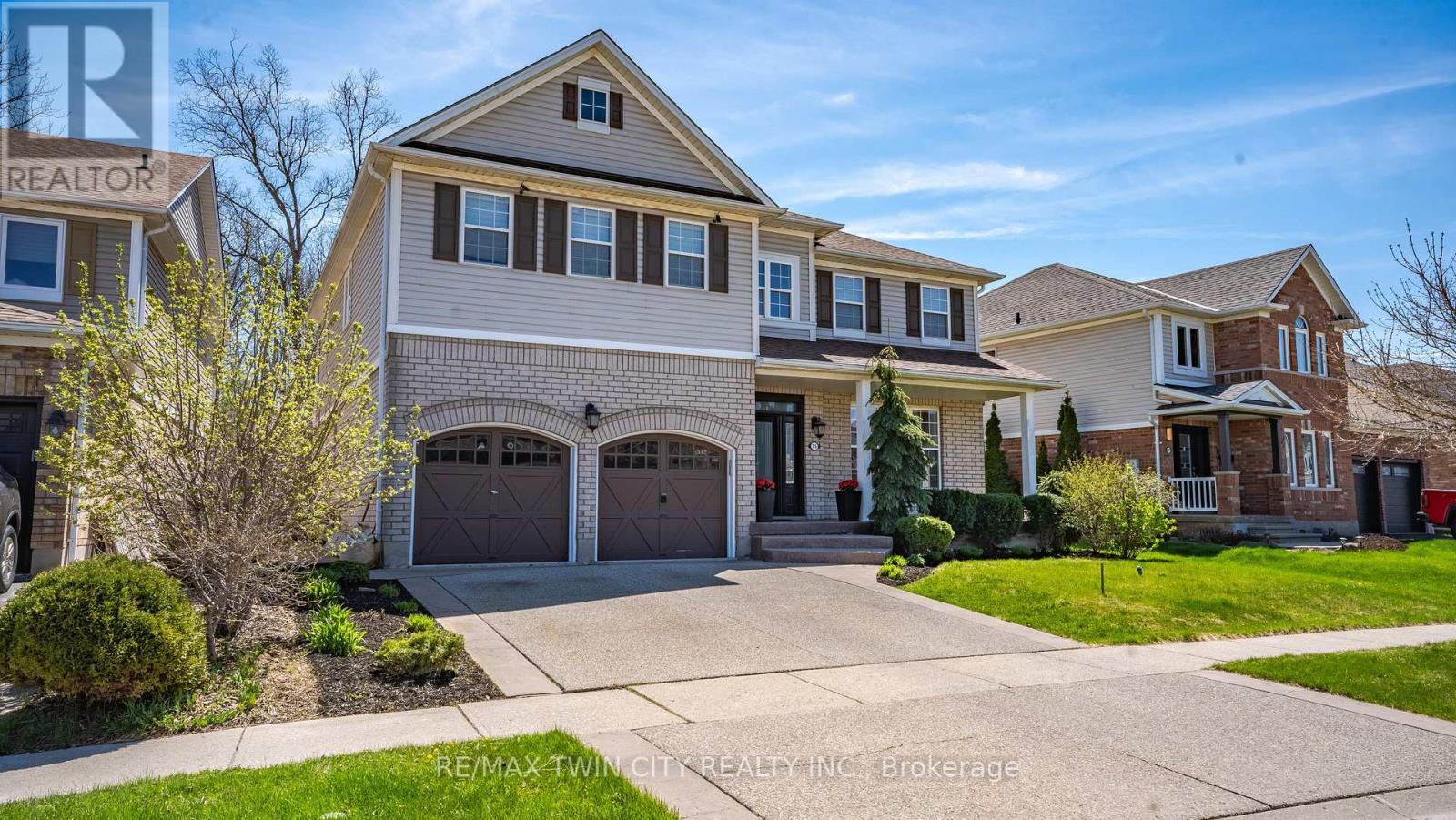 Property at 35 HUNTER WAY image 1