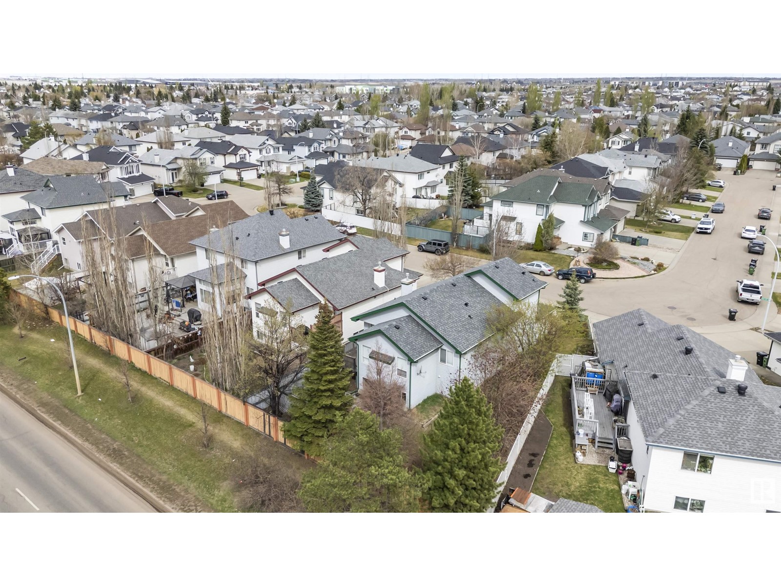 Property at 4012 33A ST NW image 4