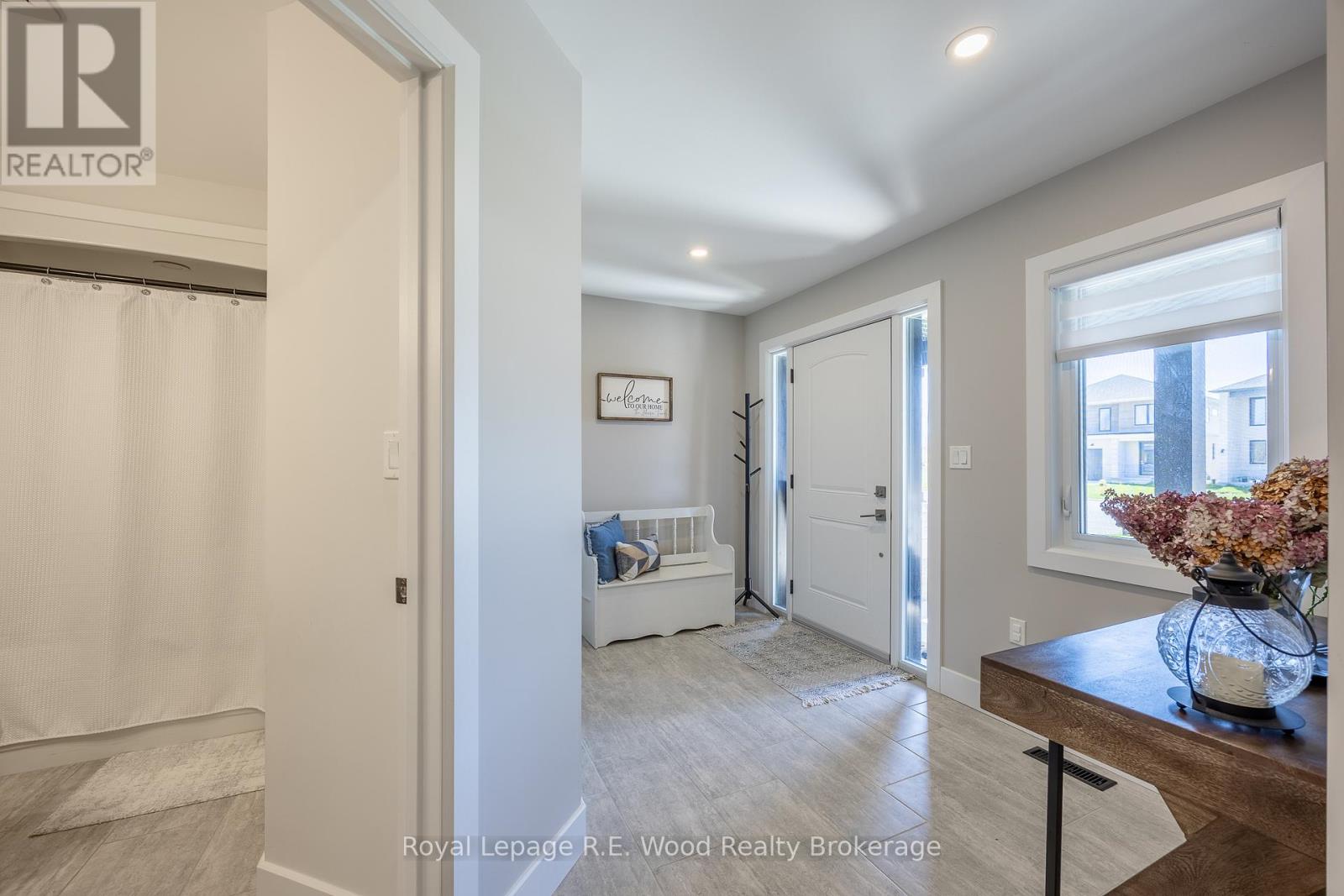 Property at 76 TRAILVIEW DRIVE image 3