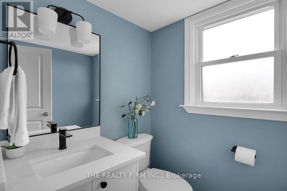 Photo 15 of 44 for 949 Farnham Place