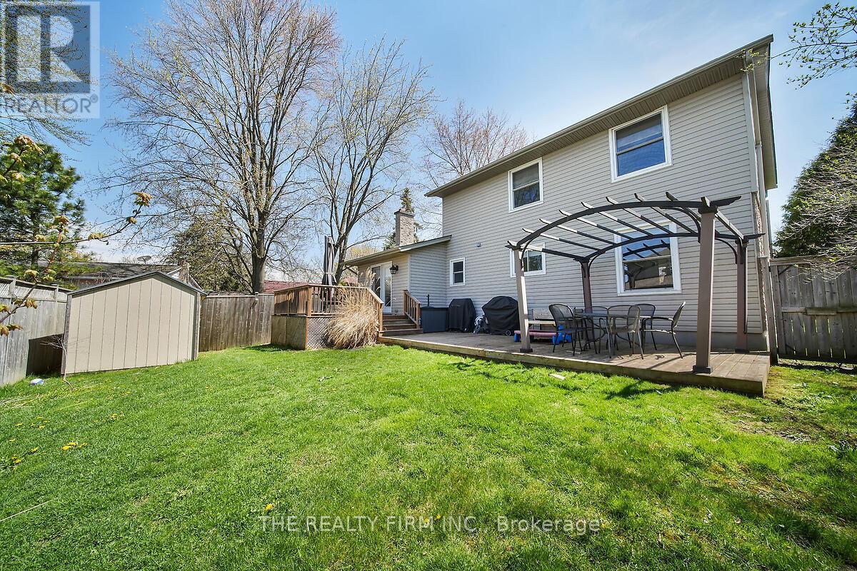 949 Farnham Place, London South, Ontario  N6K 1S8 - Photo 35 - X12118803