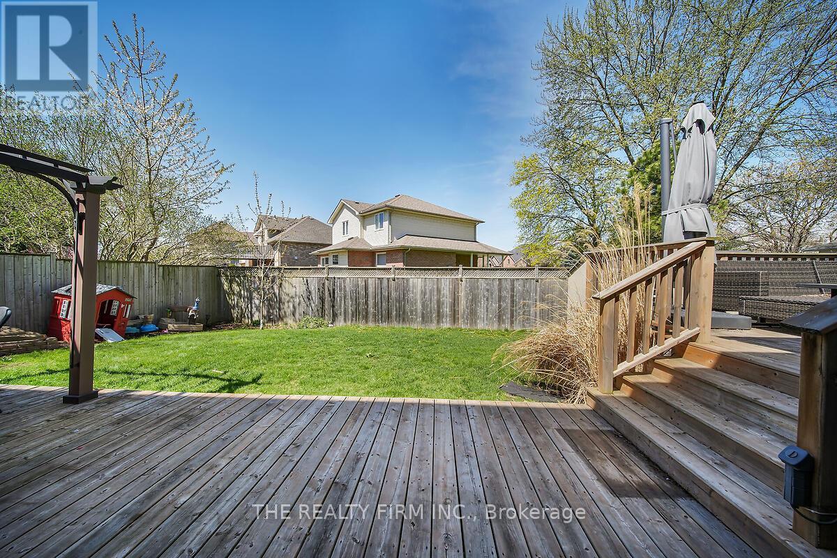 949 Farnham Place, London South, Ontario  N6K 1S8 - Photo 37 - X12118803