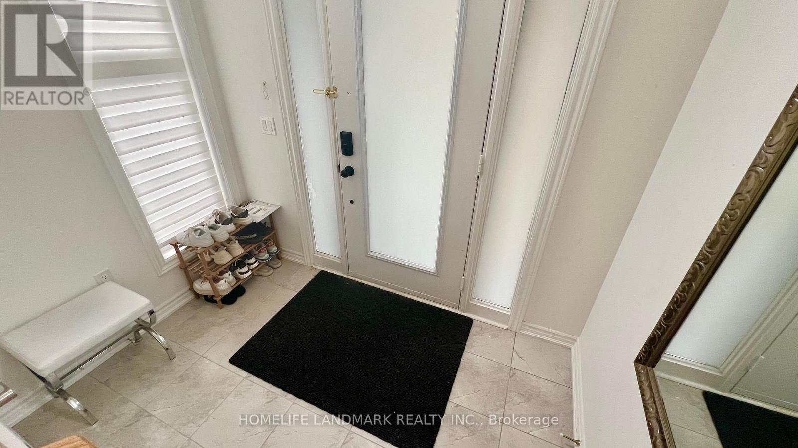 63 Puisaya Drive, Richmond Hill, Ontario  L4E 1L2 - Photo 4 - N12118735