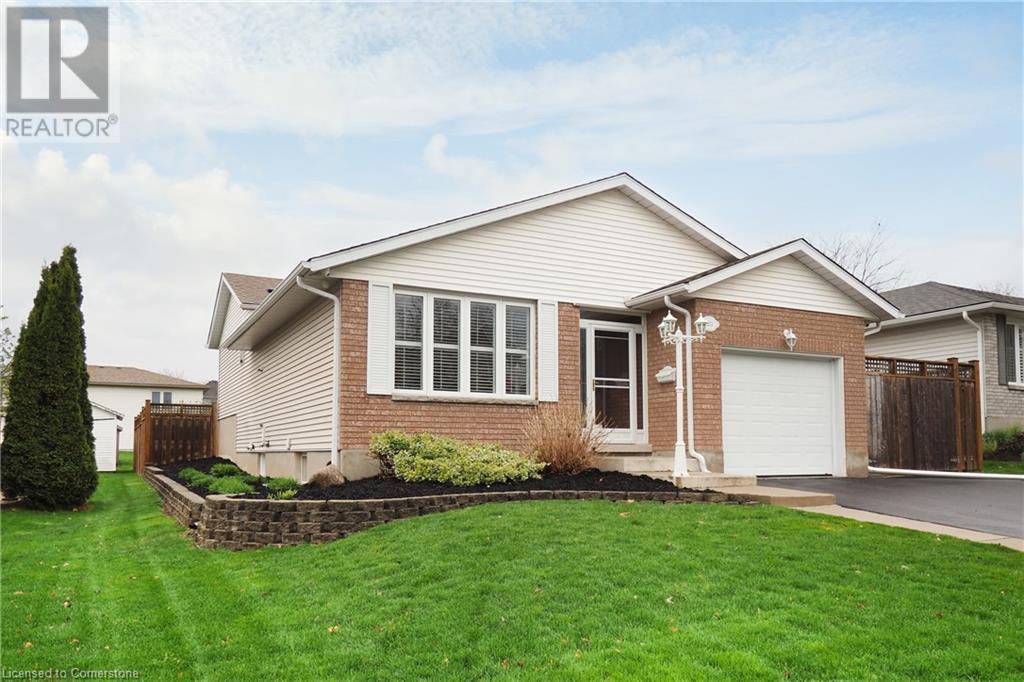 211 MISTY Court, Kitchener, Ontario